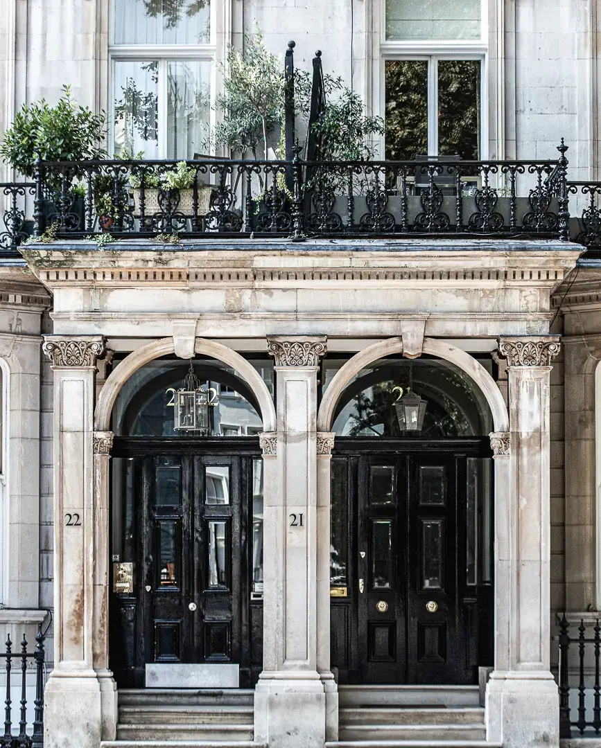 Building in the Knightsbridge Area