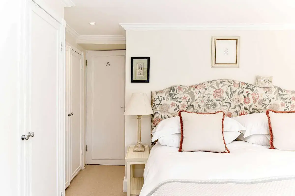 Peel Street, holiday home in Kensington, London