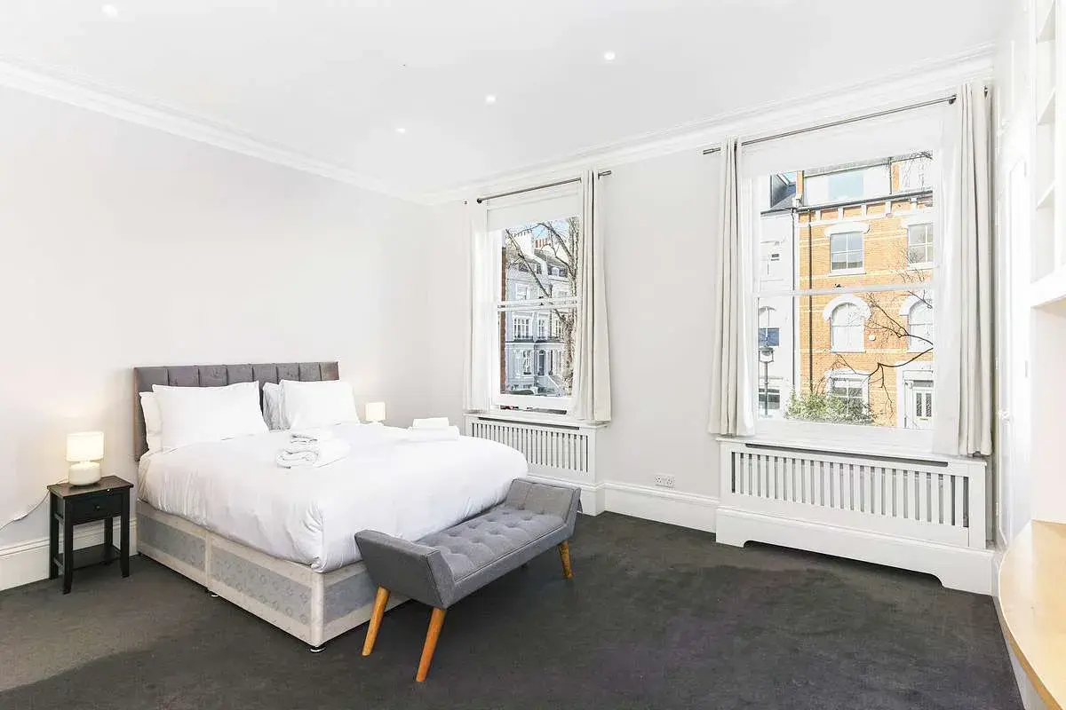 Hamilton Gardens, holiday home in St Johns Wood, London