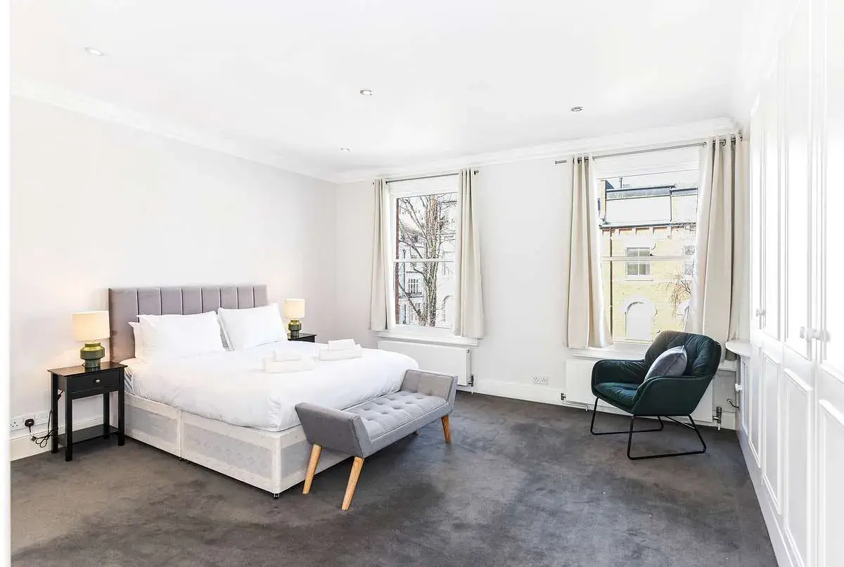 Hamilton Gardens, holiday home in St Johns Wood, London