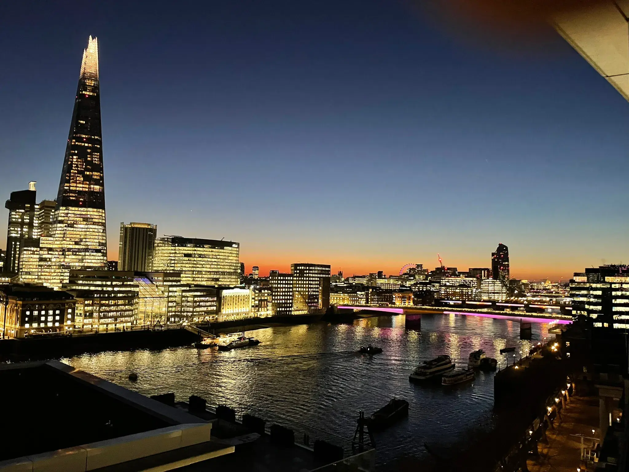 Riverside Penthouse, holiday home in Borough, London