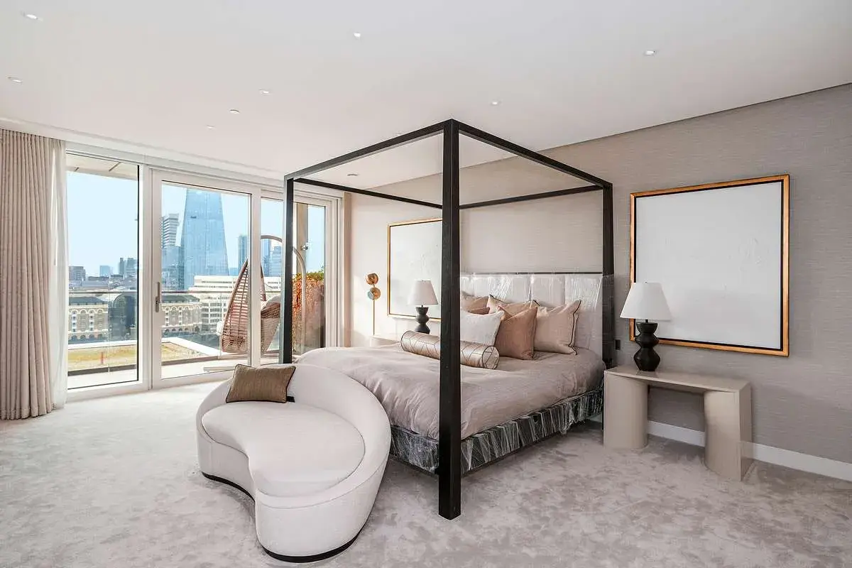 Riverside Penthouse, holiday home in Borough, London