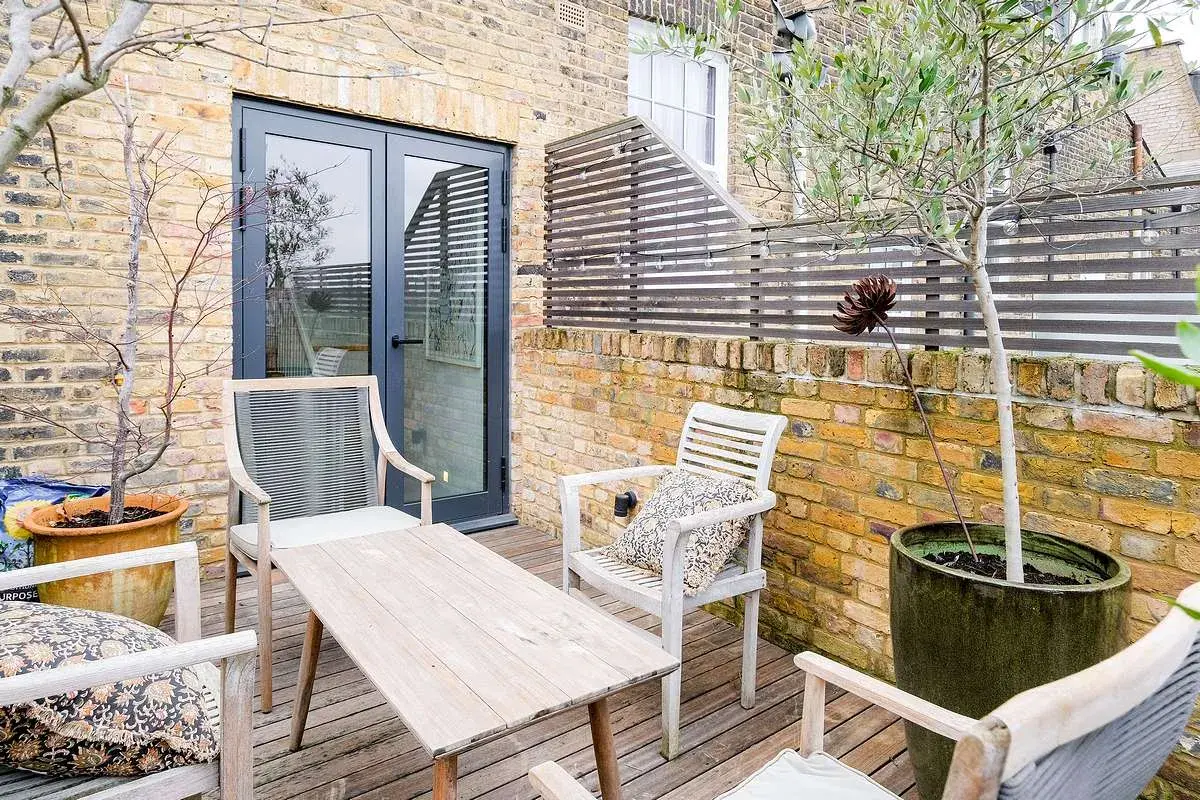 Rush Hill Road, holiday home in Clapham, London