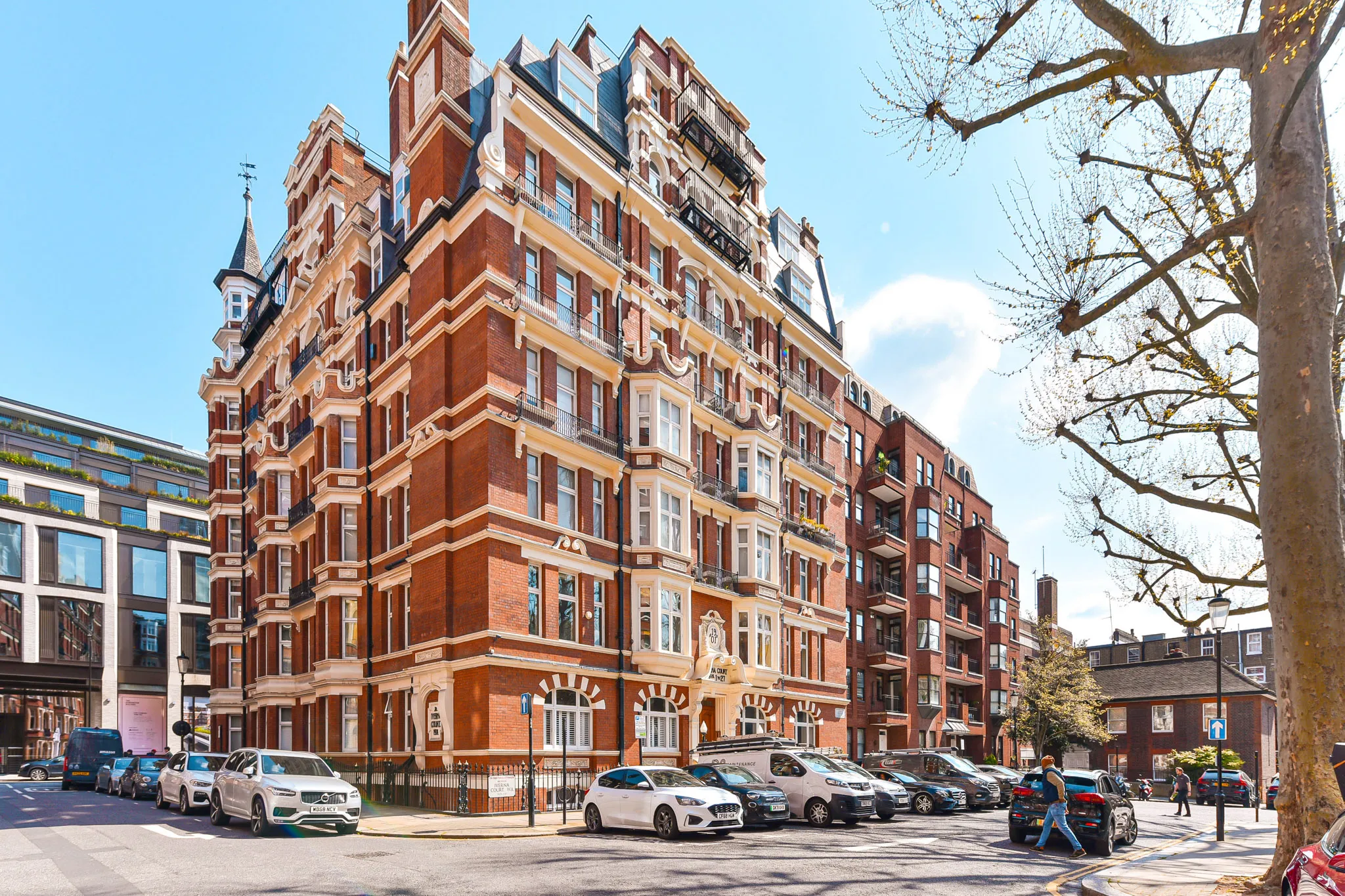 Iverna Court, holiday apartment in Kensington, London