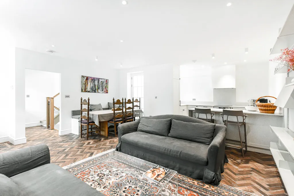 Albert Mews II, holiday mews in Kensington, London