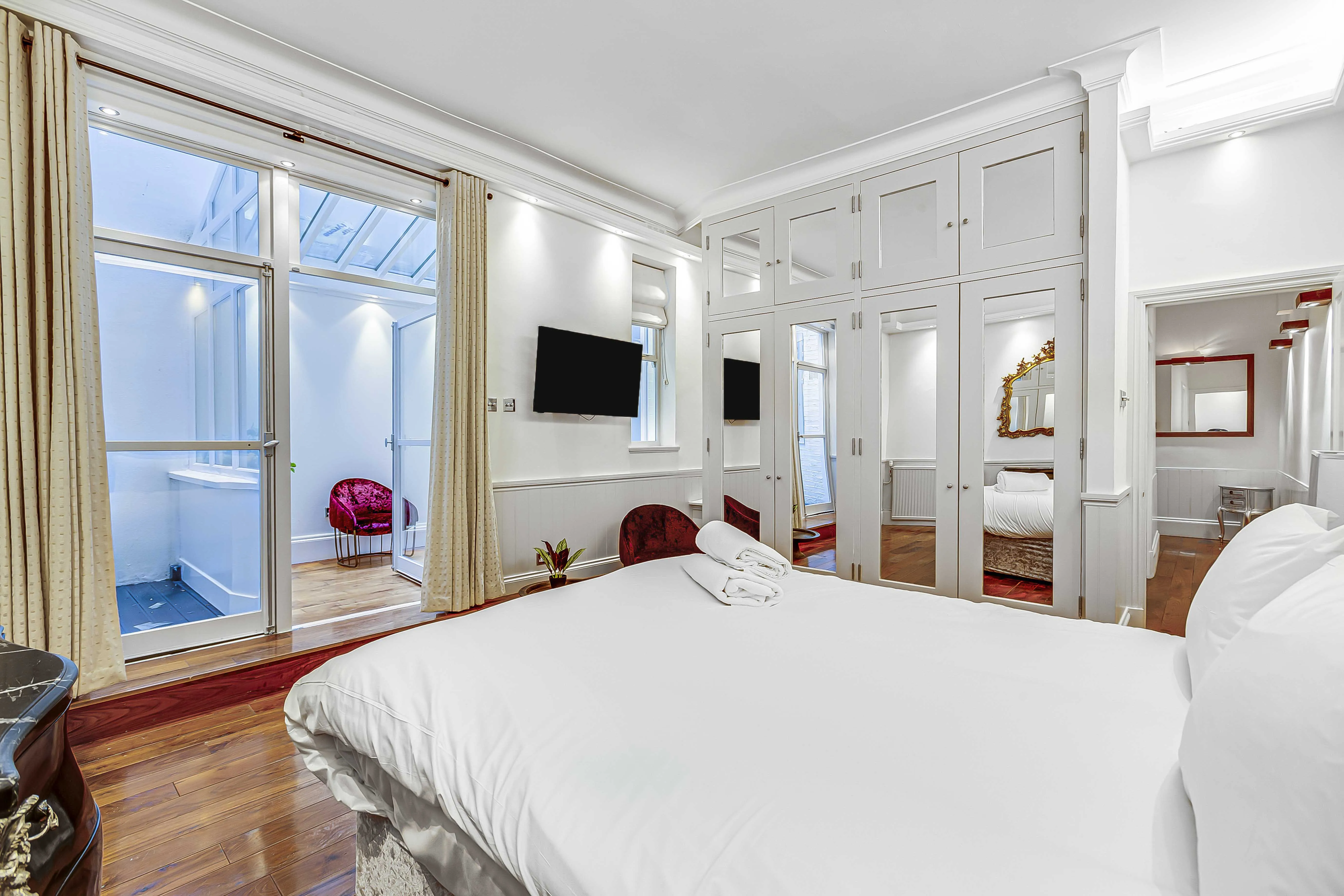 Queens Gate II, holiday apartment in Kensington, London