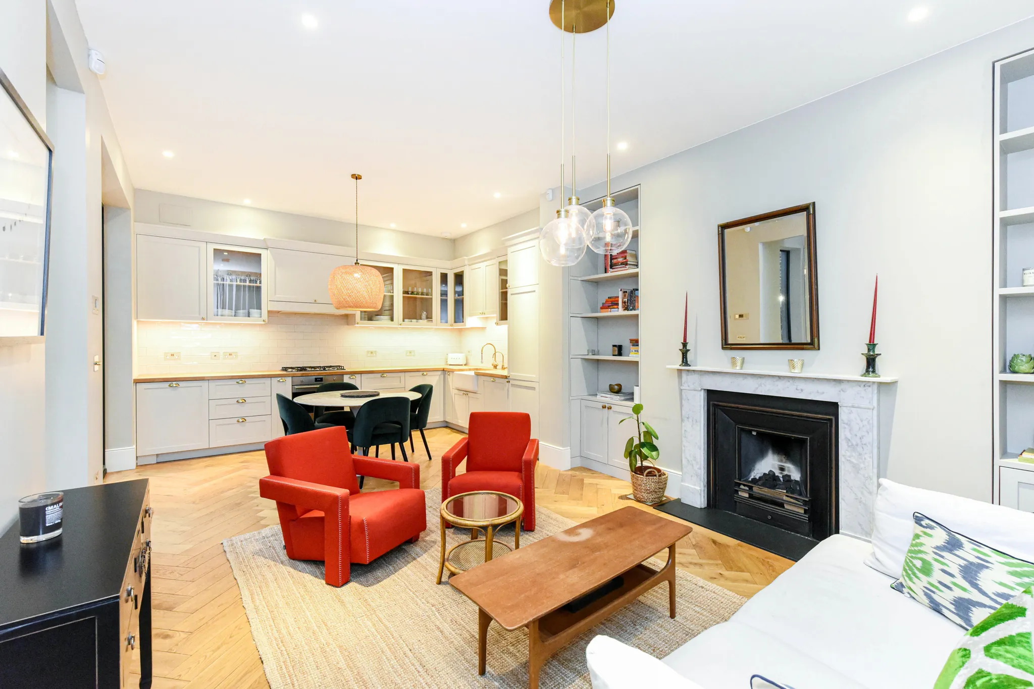 Ladbroke Walk, holiday mews in Holland Park, London