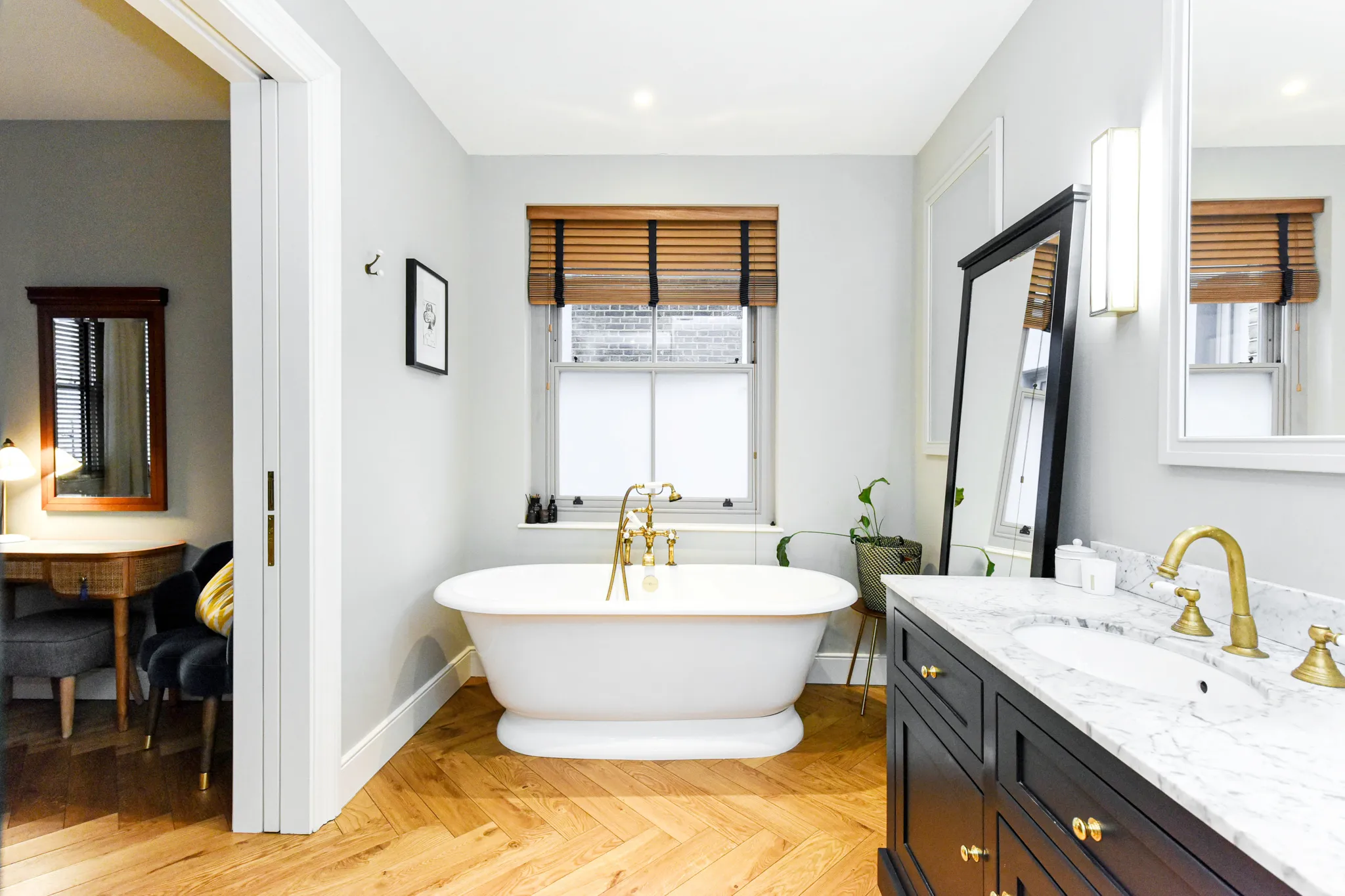 Ladbroke Walk, holiday mews in Holland Park, London