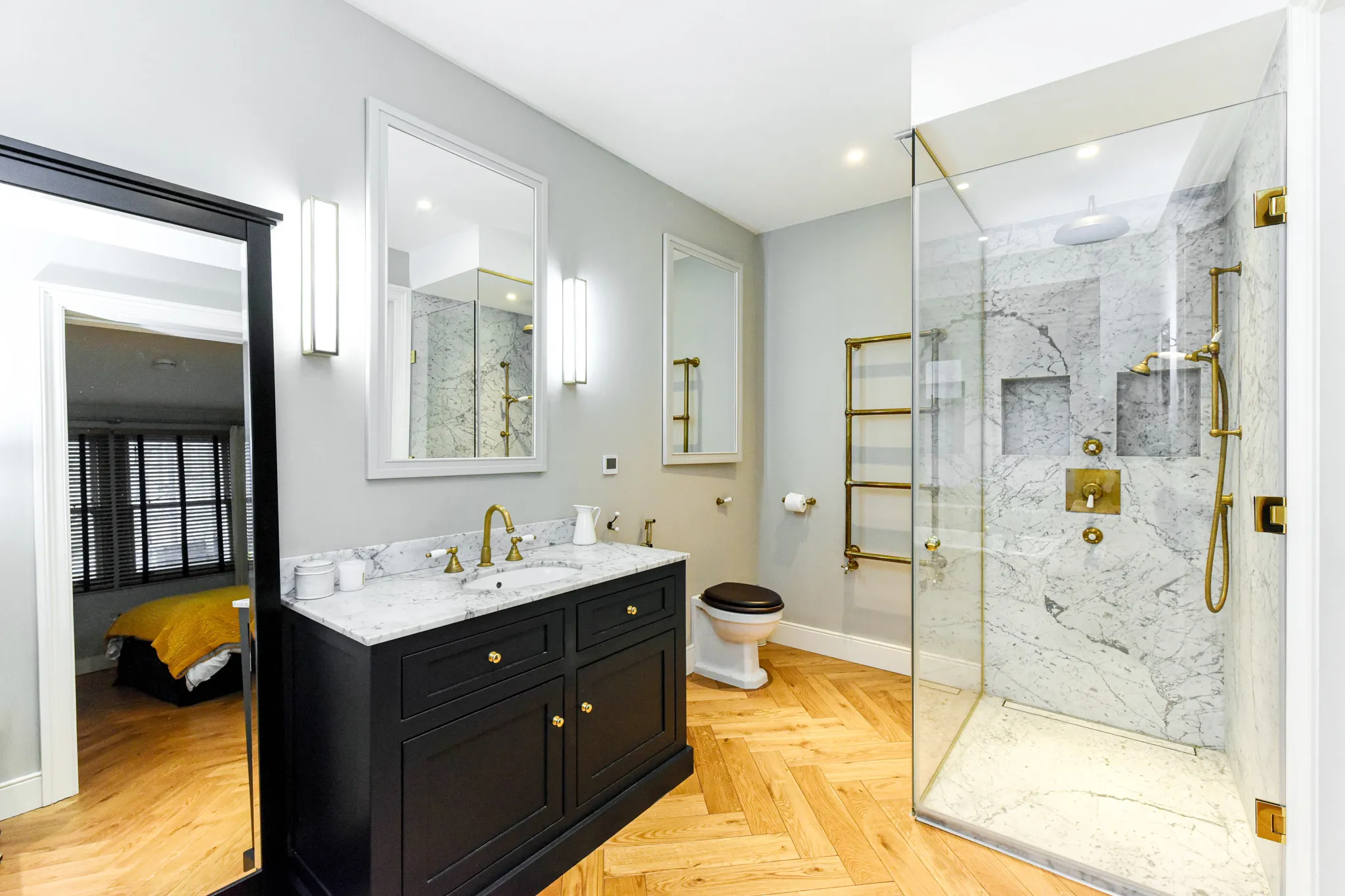 Ladbroke Walk, holiday mews in Holland Park, London