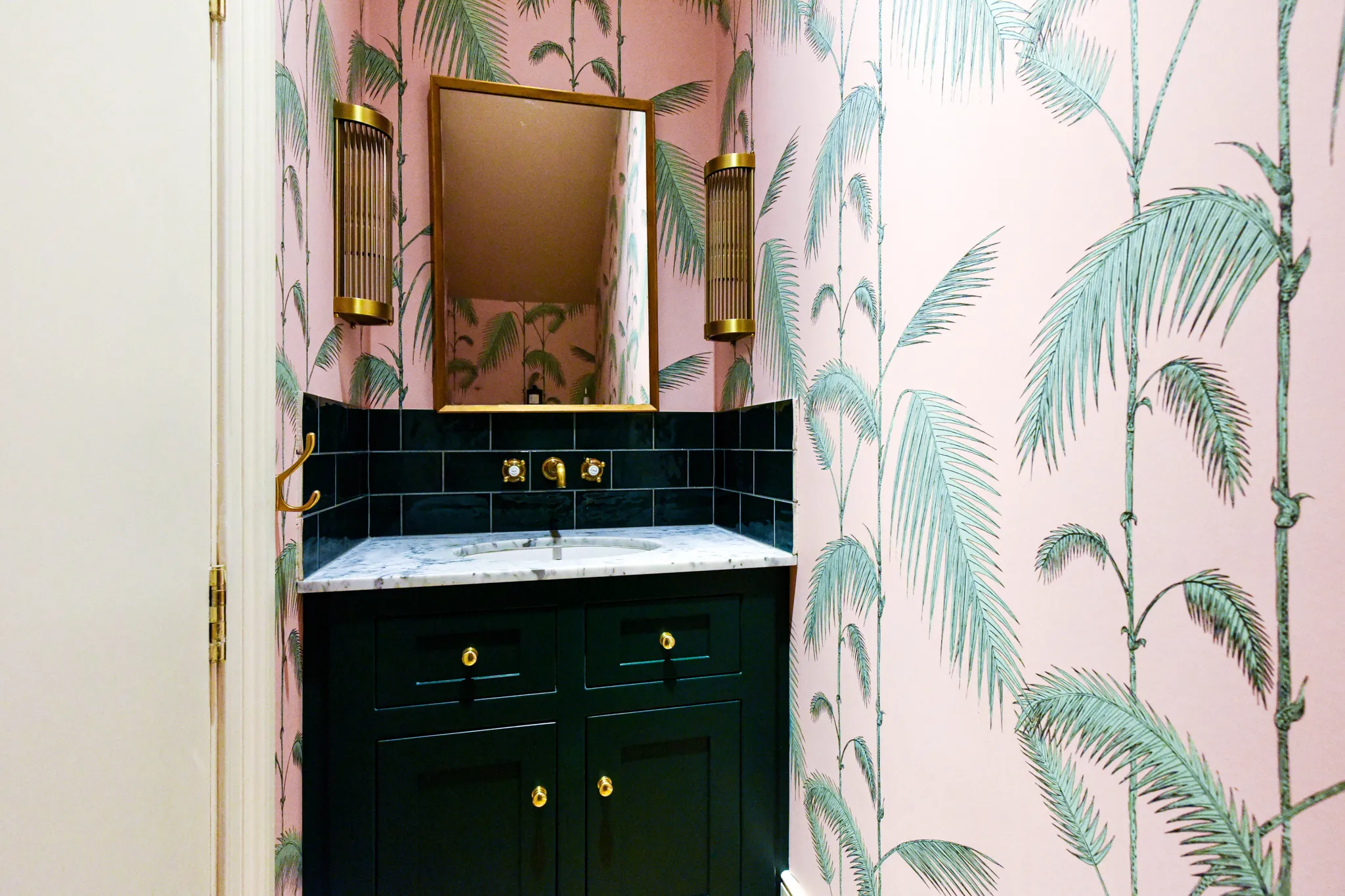 Ladbroke Walk, holiday mews in Holland Park, London