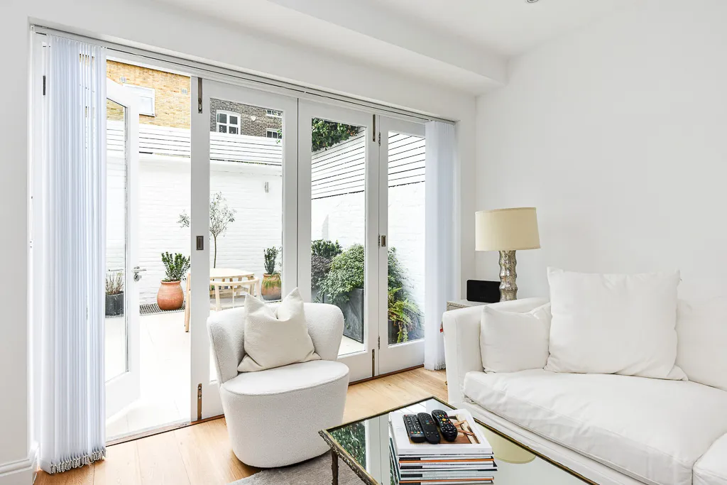 Boyne Terrace Mews, holiday mews in Holland Park, London