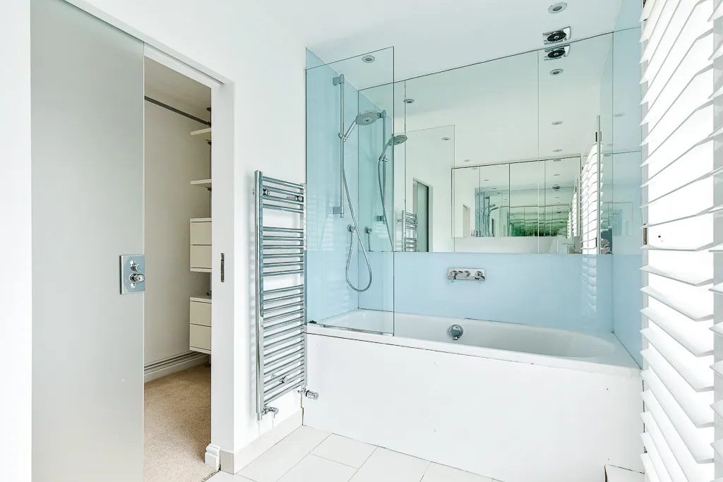 Boyne Terrace Mews, holiday mews in Holland Park, London