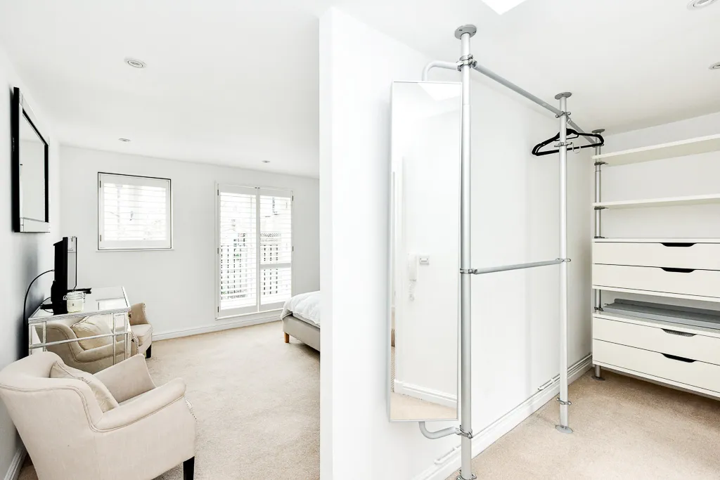 Boyne Terrace Mews, holiday mews in Holland Park, London