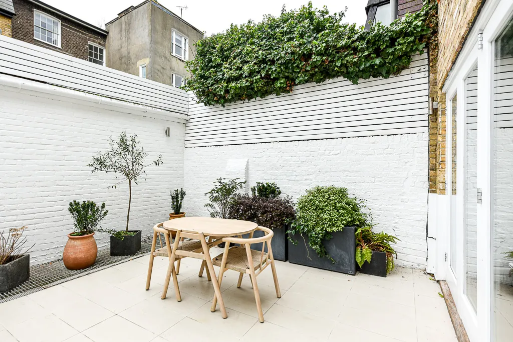 Boyne Terrace Mews, holiday mews in Holland Park, London