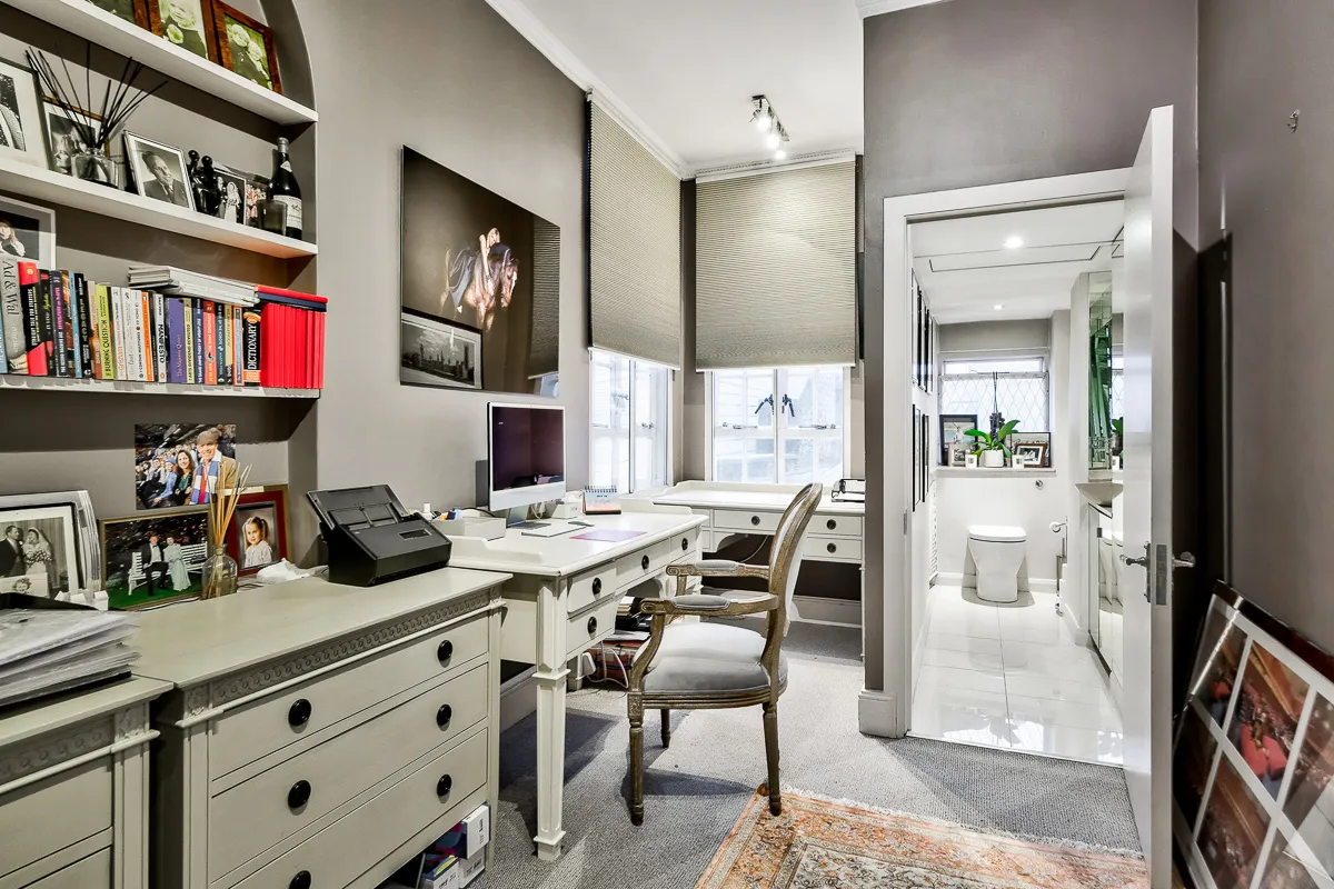 Cheyne Walk, holiday townhouse in Chelsea, London