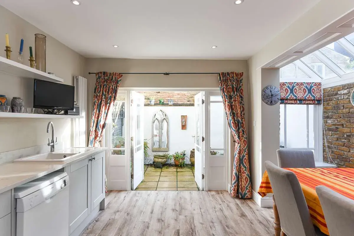 Glendarvon Street, holiday home in Putney, London