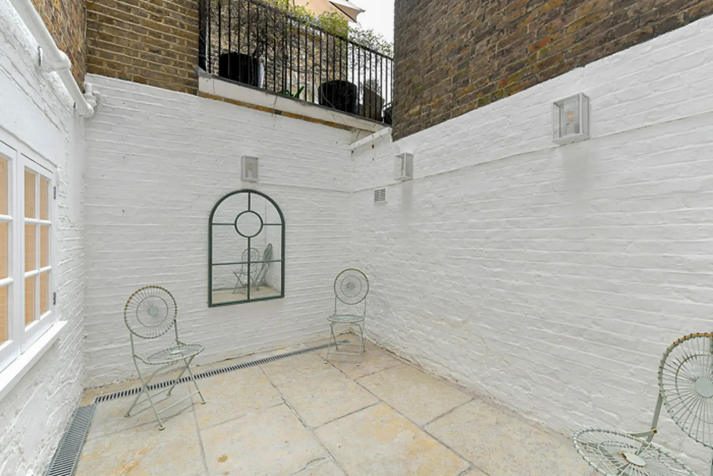 Abingdon Road, holiday home in Kensington, London