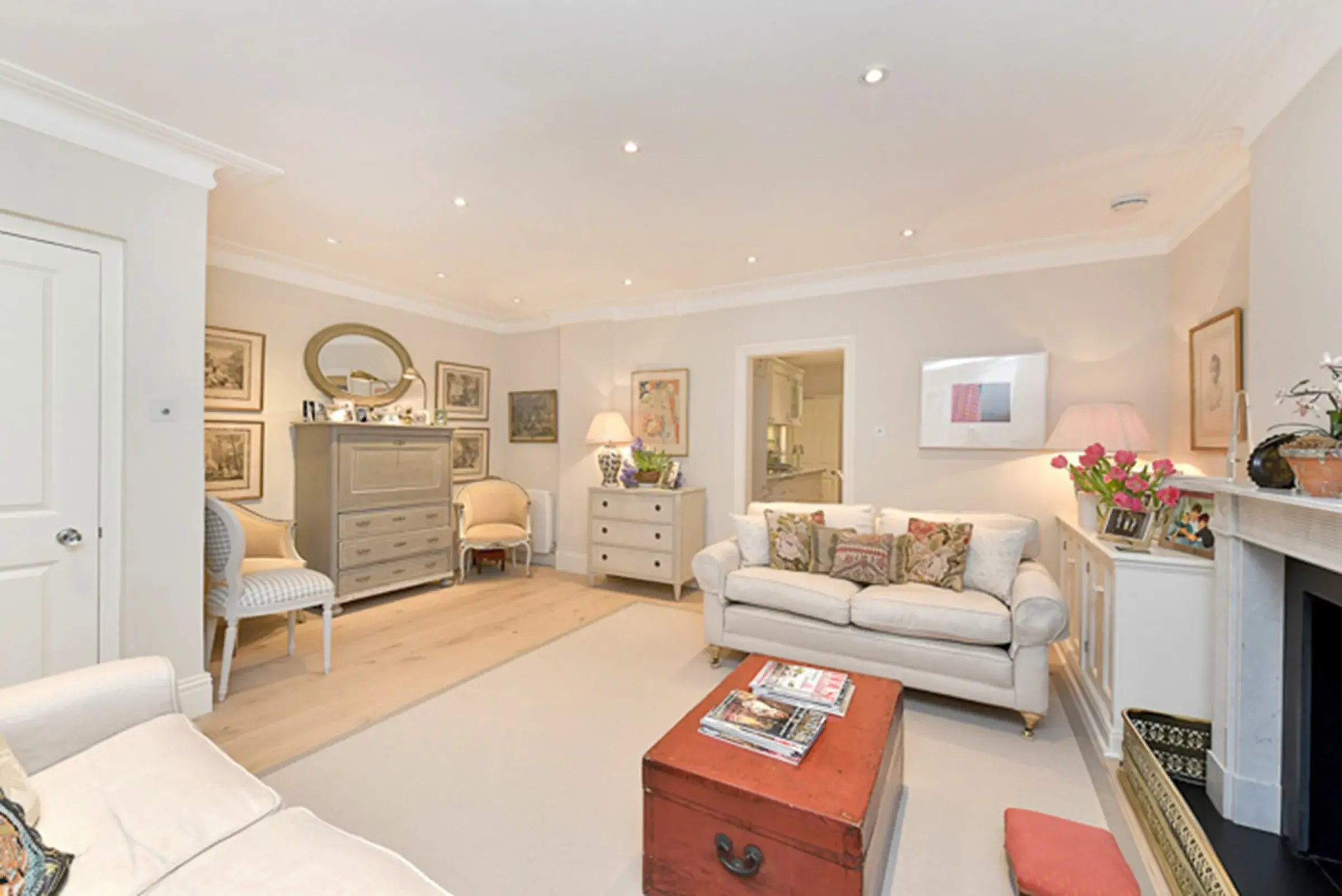 Abingdon Road, holiday home in Kensington, London