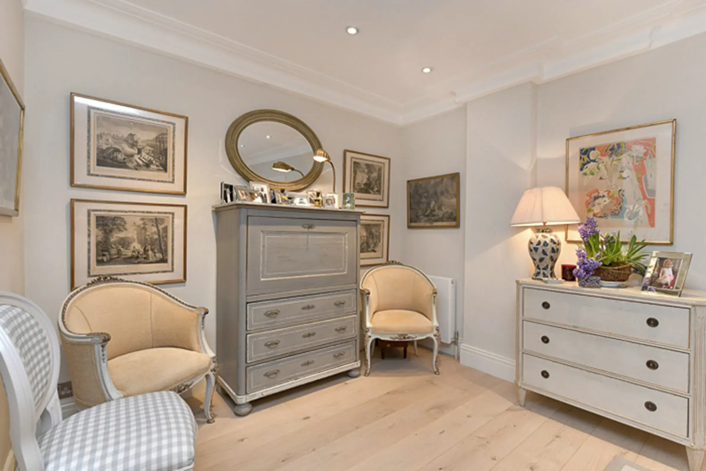 Abingdon Road, holiday home in Kensington, London