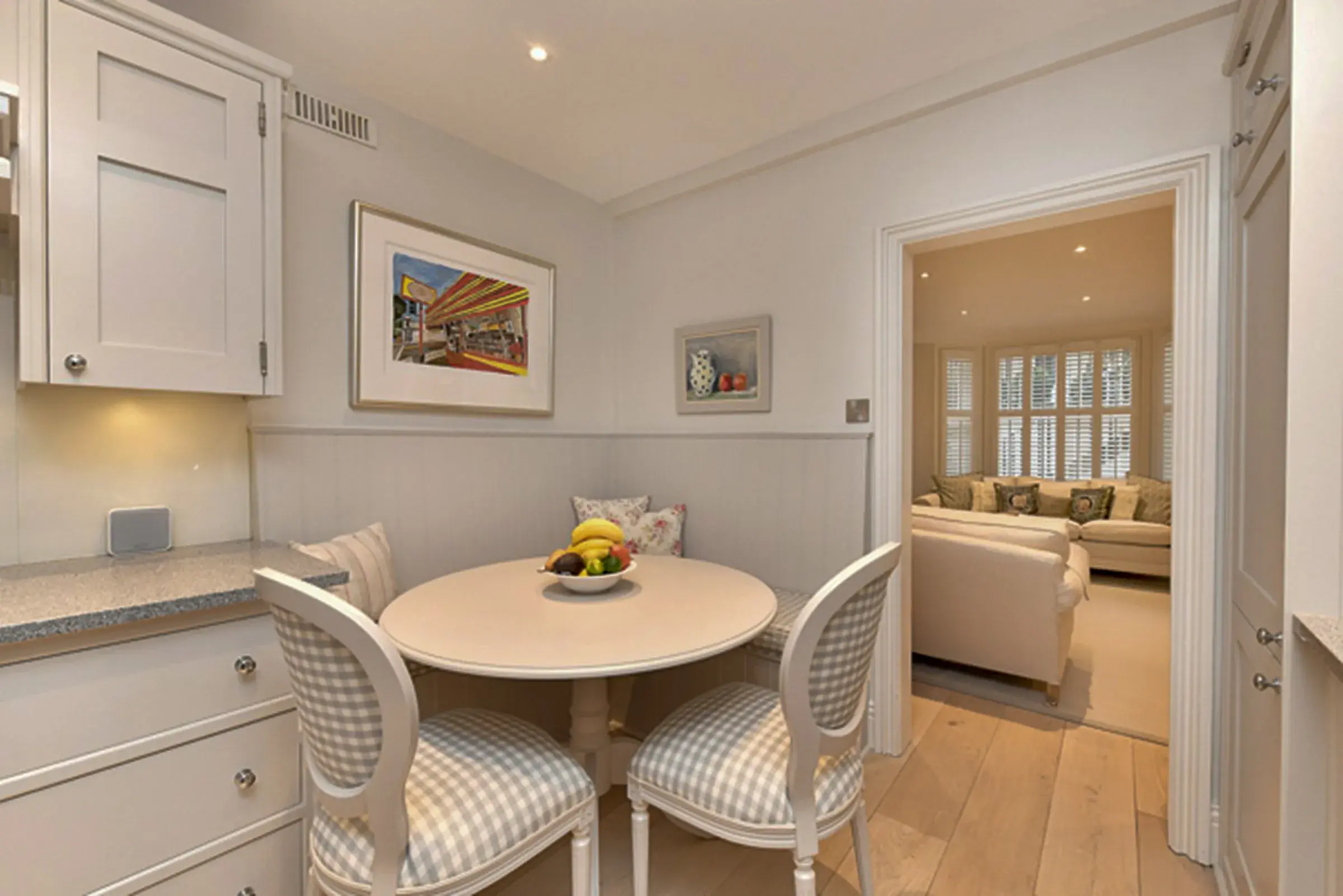 Abingdon Road, holiday home in Kensington, London
