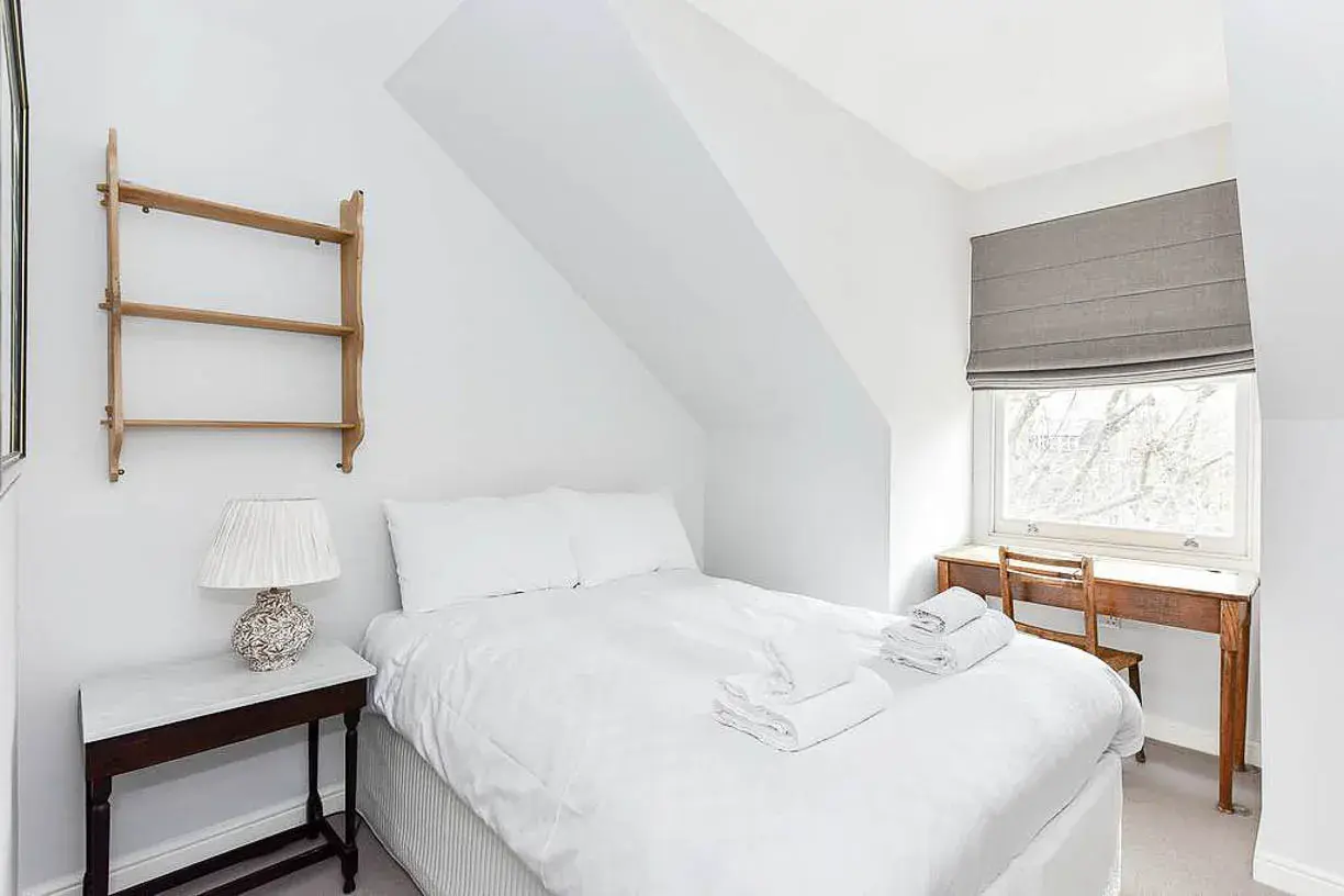 Brondesbury Road, holiday home in Hampstead, London