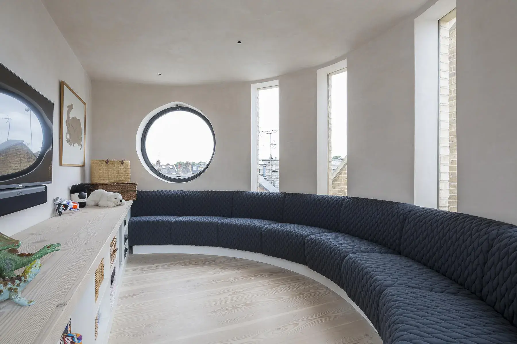 Blythe Road, holiday home in Kensington, London