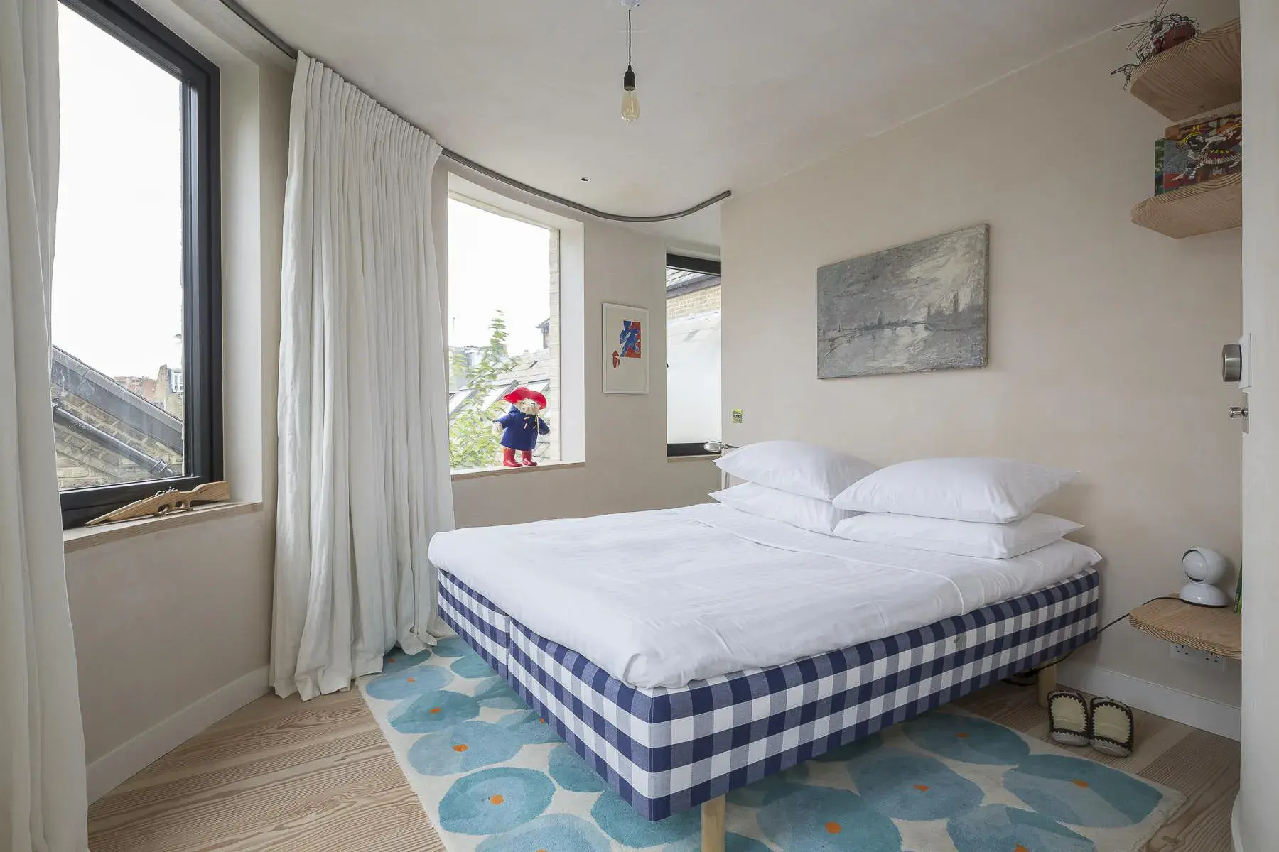 Blythe Road, holiday home in Kensington, London