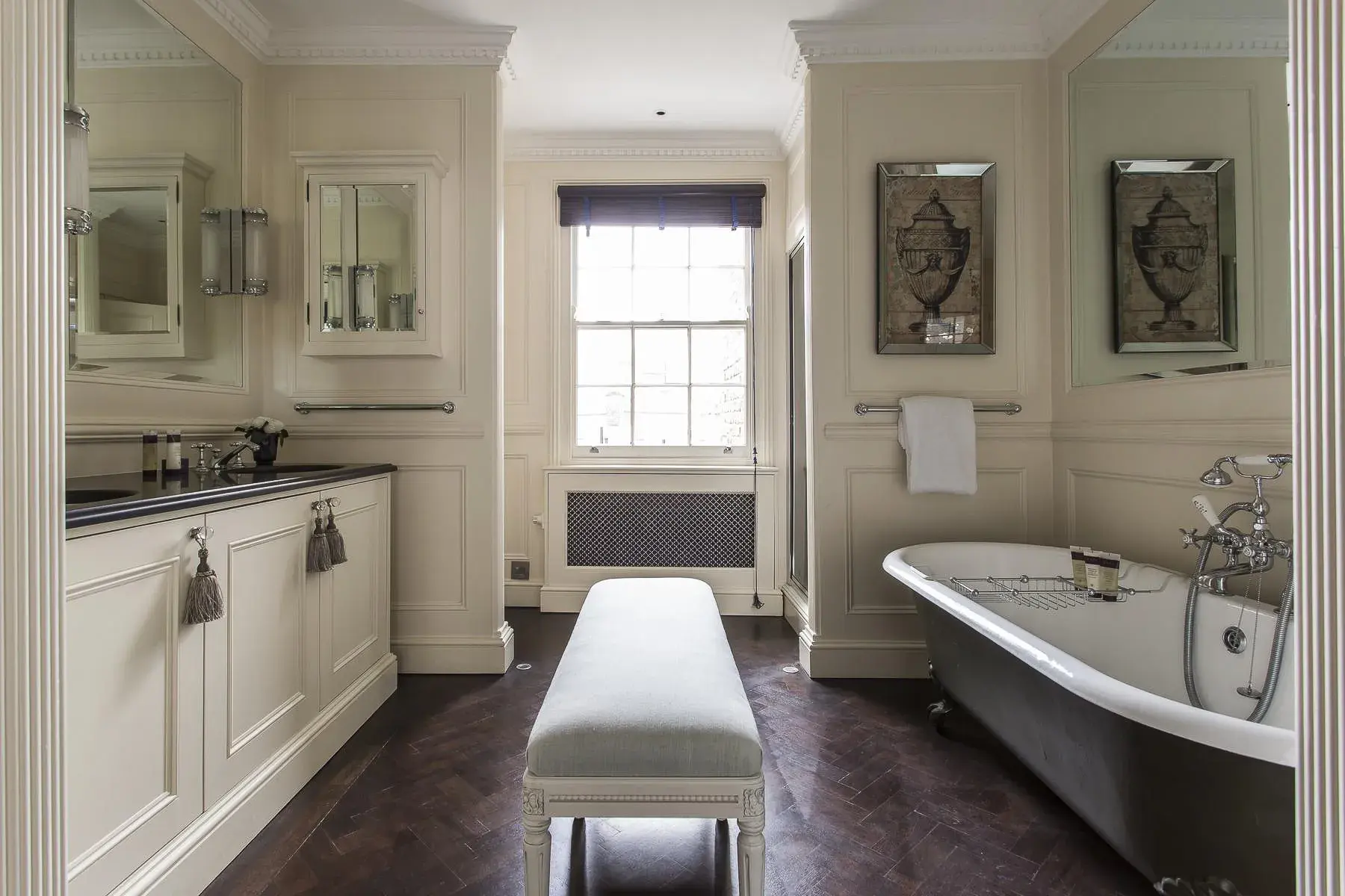 Ovington Gardens, holiday home in Knightsbridge, London