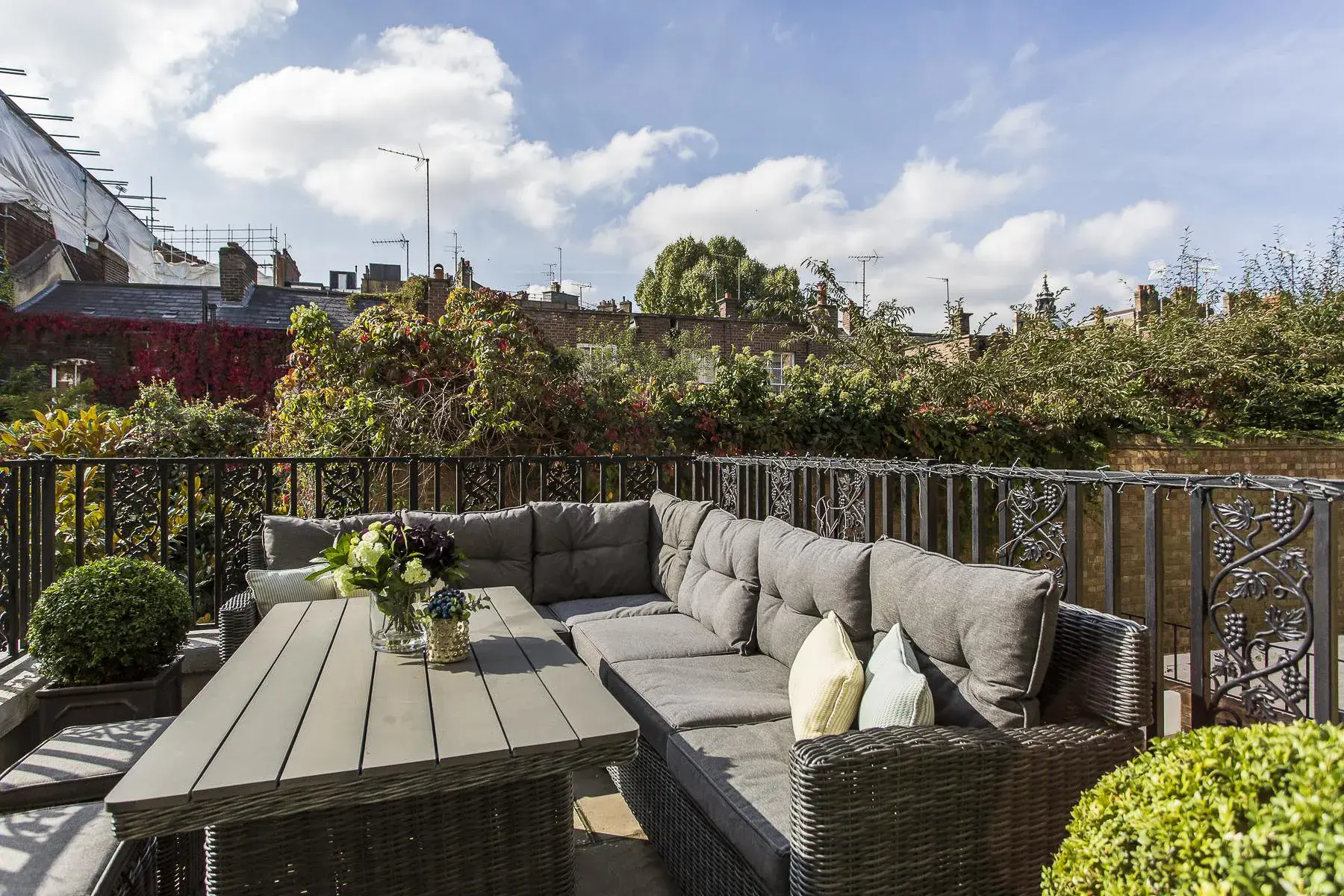 Ovington Gardens, holiday home in Knightsbridge, London