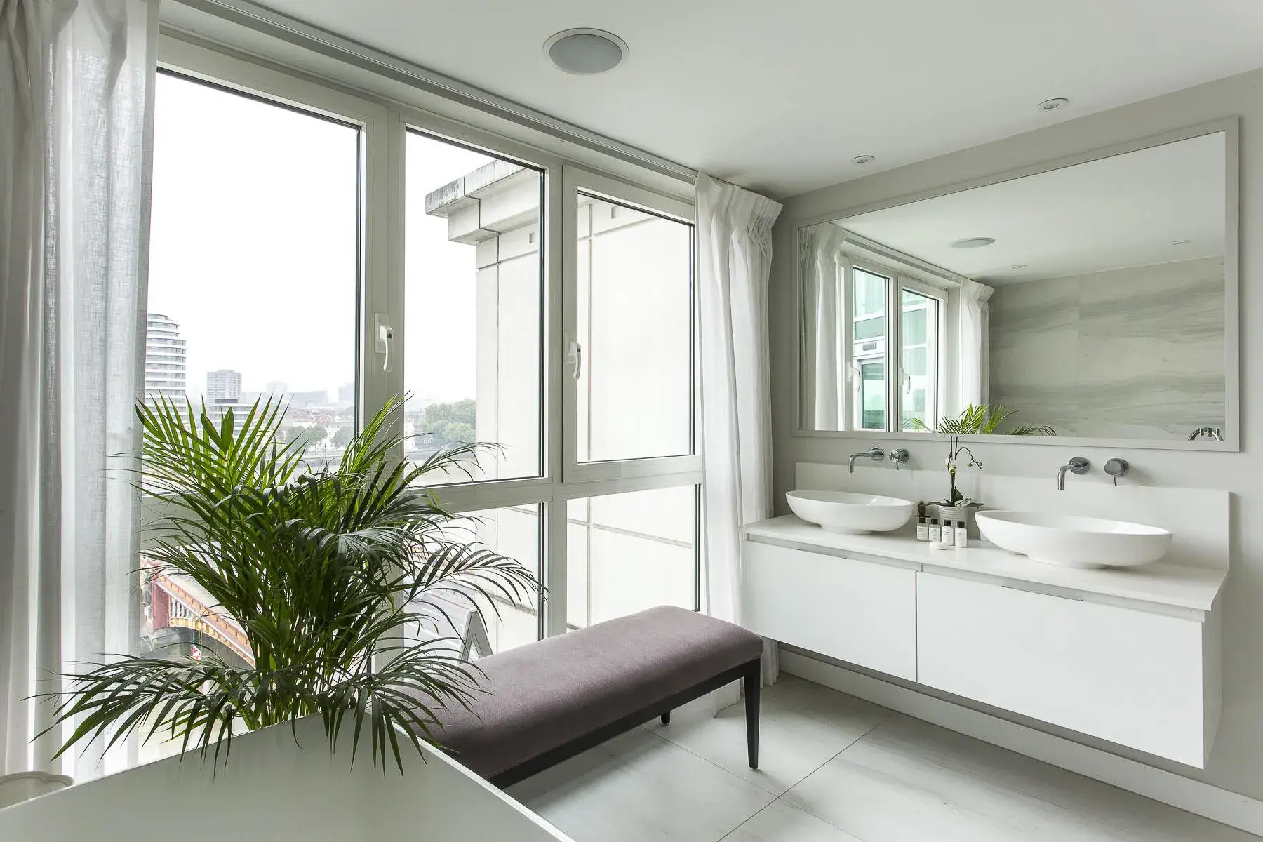 St George's Wharf , holiday home in Lambeth, London