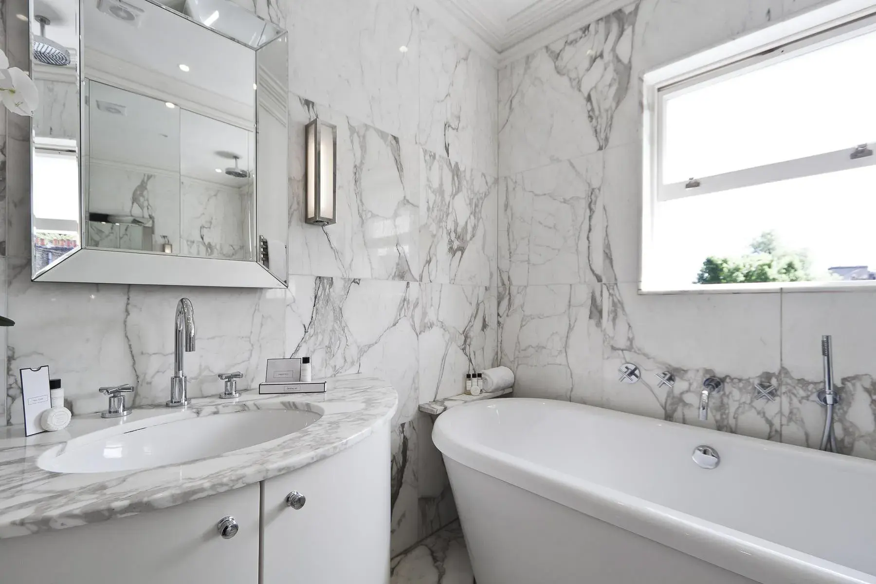 St Anns Road, holiday home in Holland Park, London