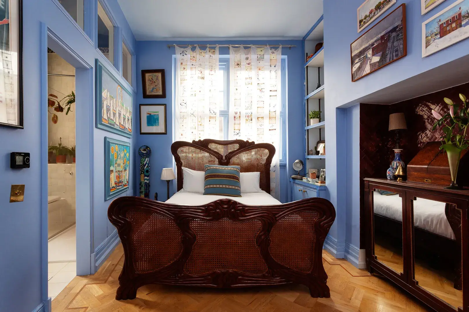 Fitzjames Avenue, holiday home in Kensington, London