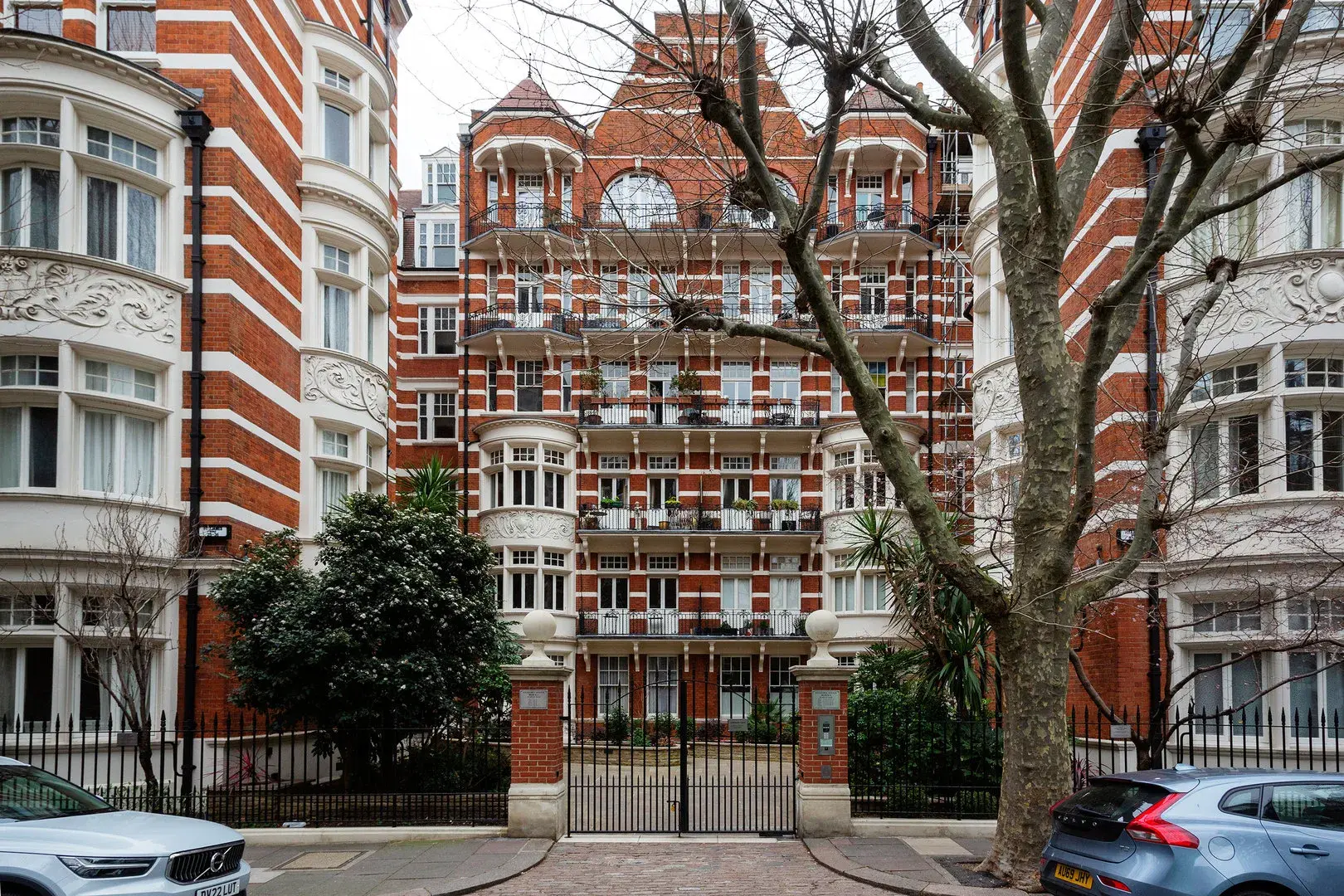 Fitzjames Avenue, holiday home in Kensington, London