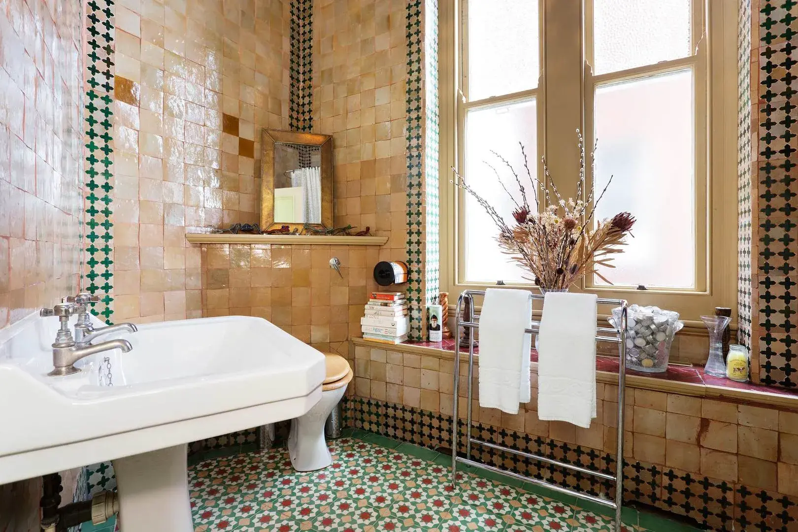 Fitzjames Avenue, holiday home in Kensington, London