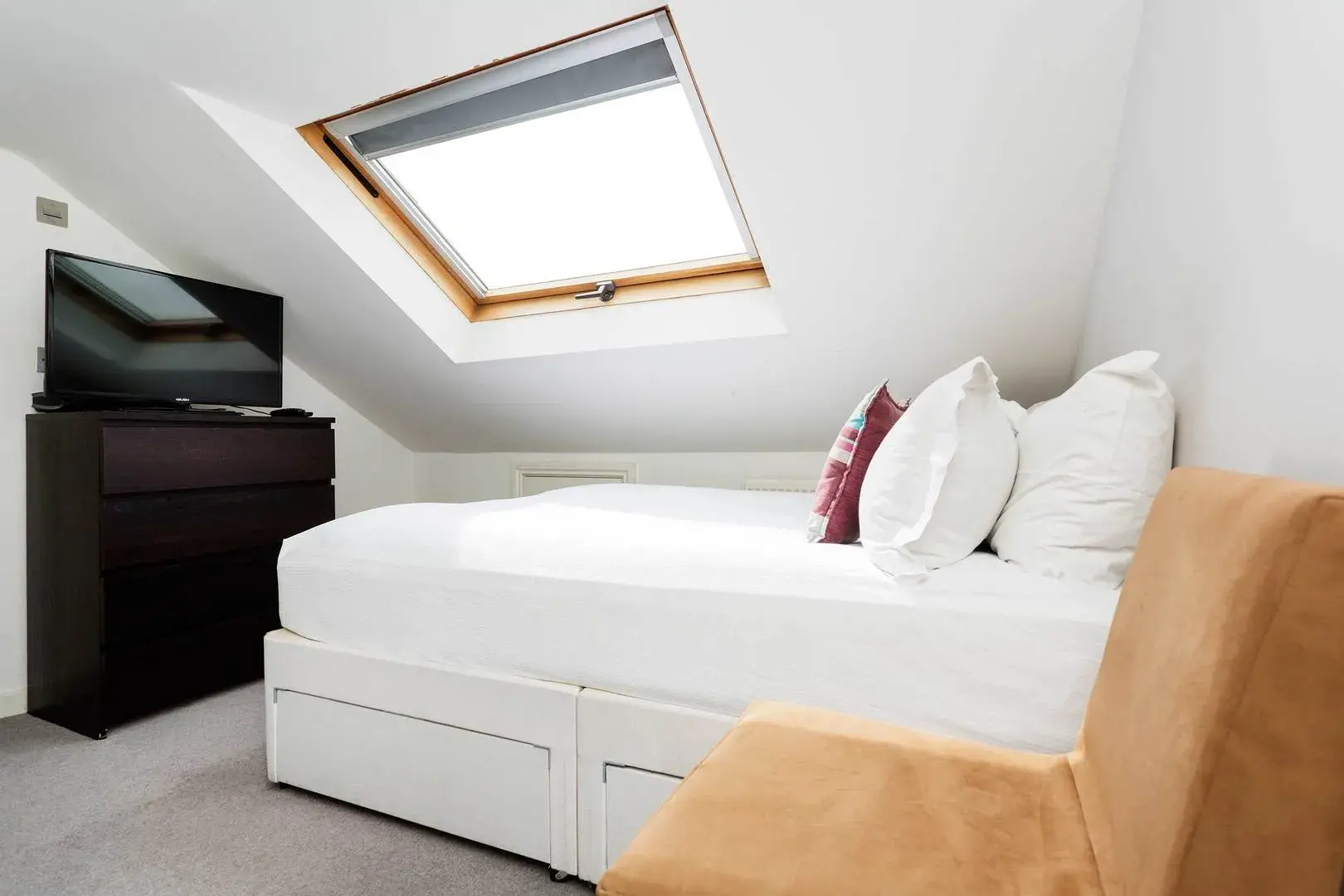 Leathwaite Road, holiday home in Clapham, London