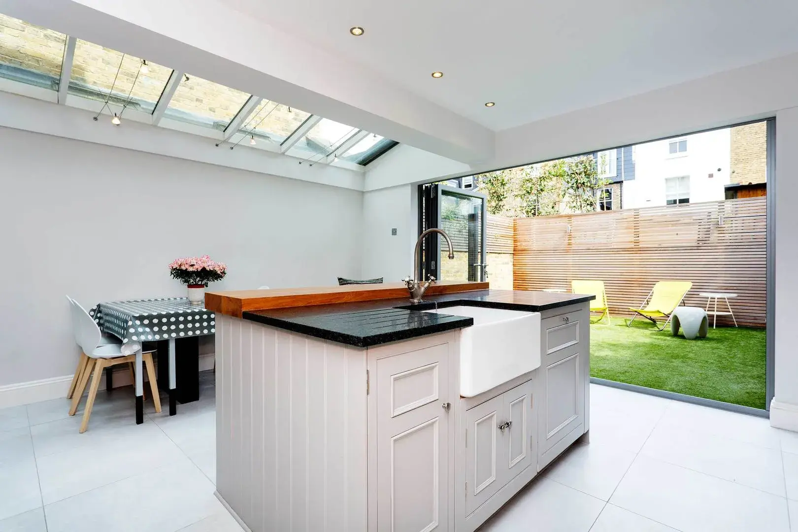 Leathwaite Road, holiday home in Clapham, London