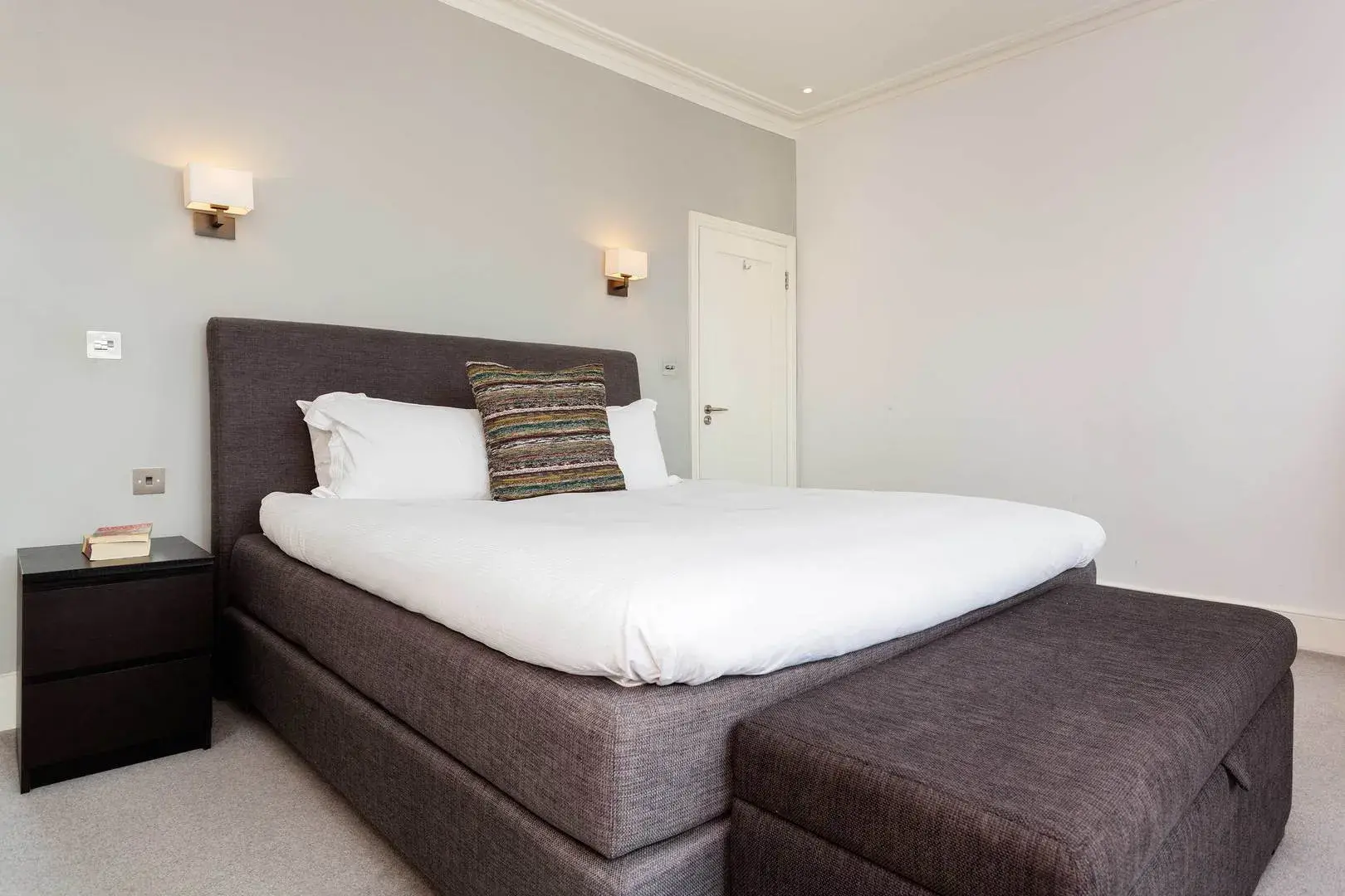 Leathwaite Road, holiday home in Clapham, London