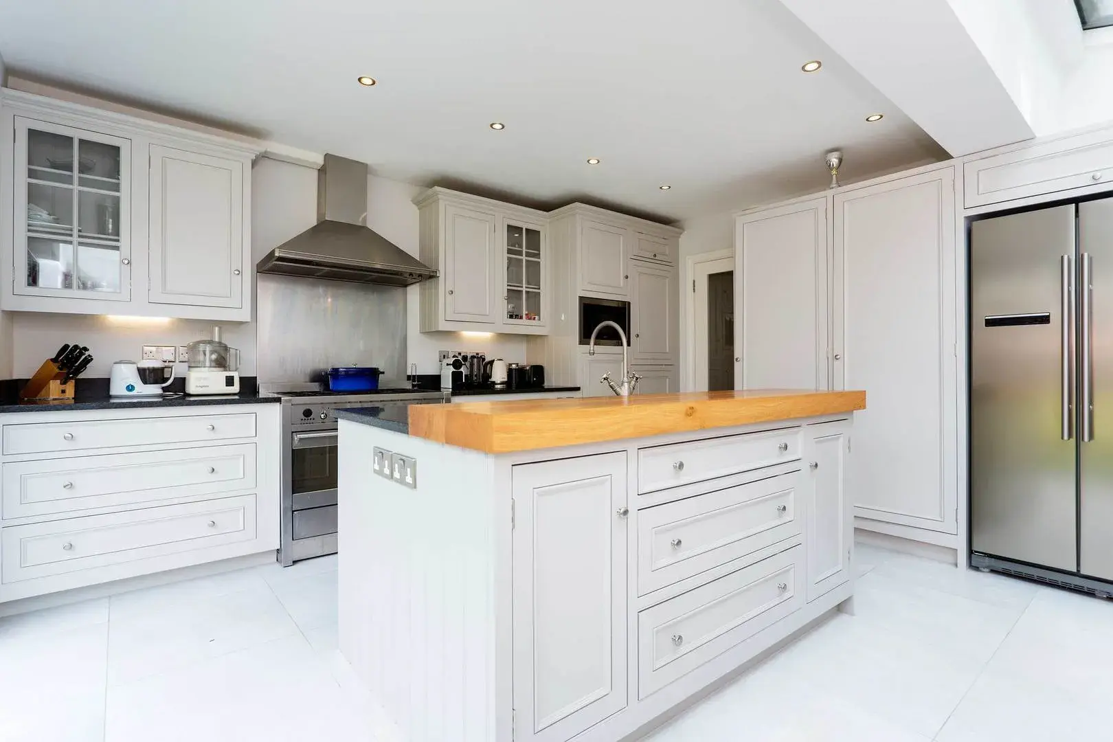 Leathwaite Road, holiday home in Clapham, London