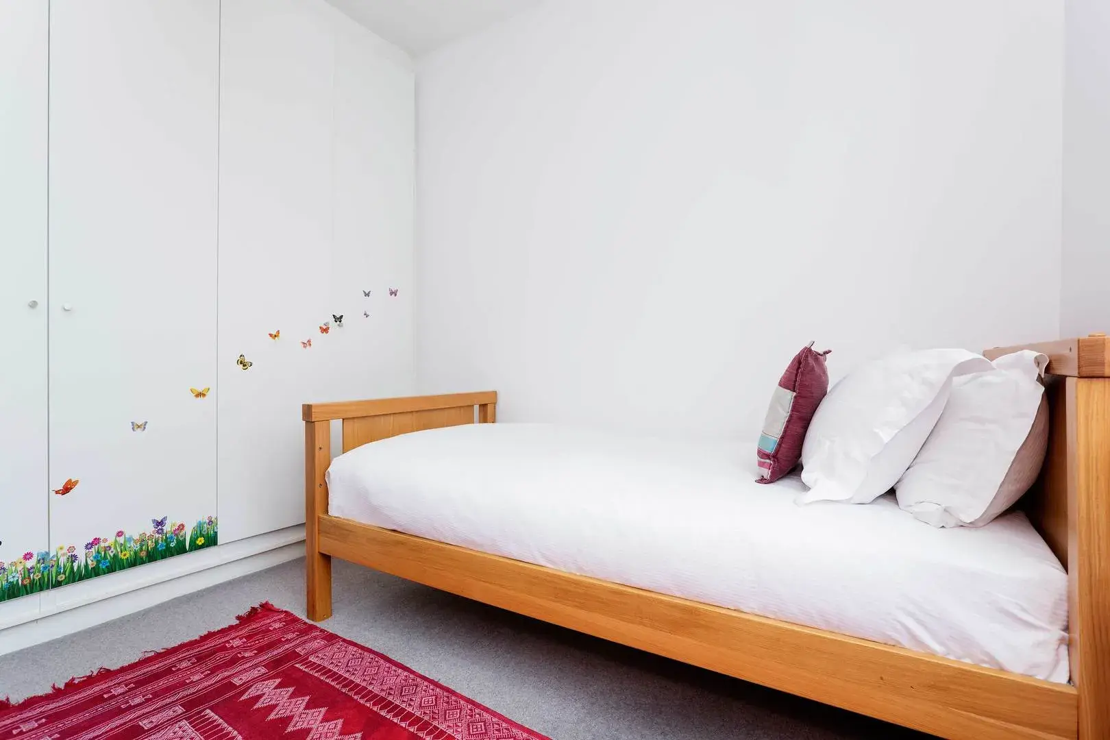 Leathwaite Road, holiday home in Clapham, London