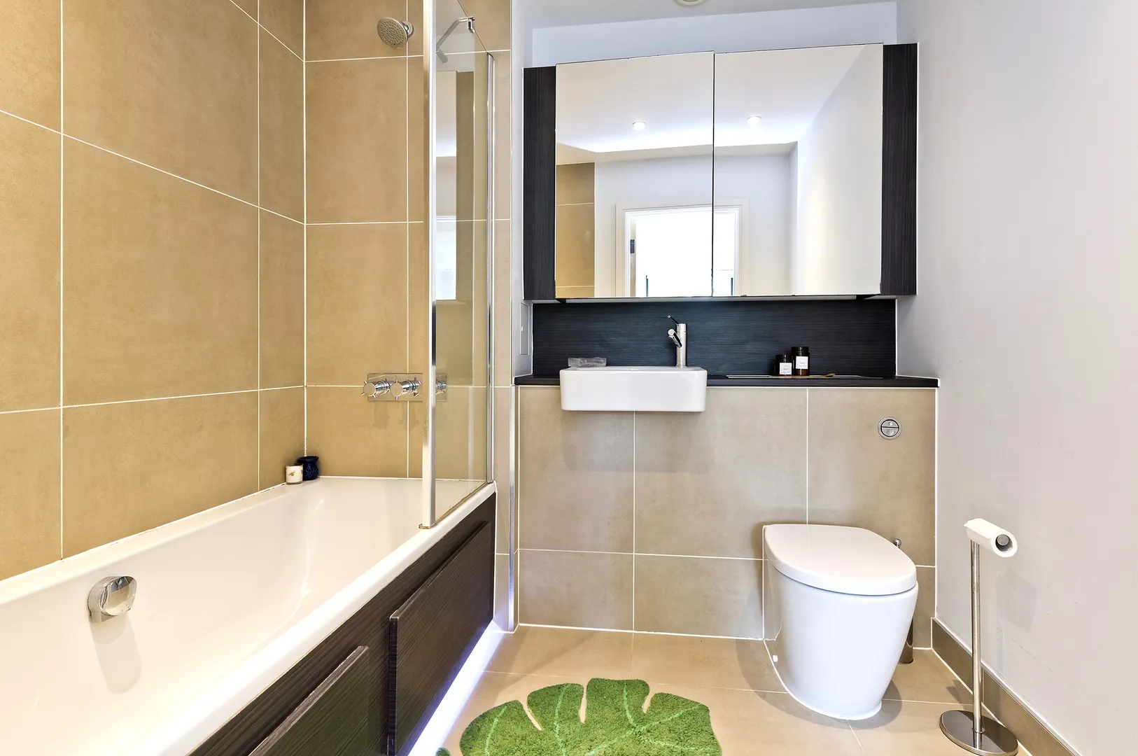 Knaresborough Drive, holiday home in Wandsworth, London