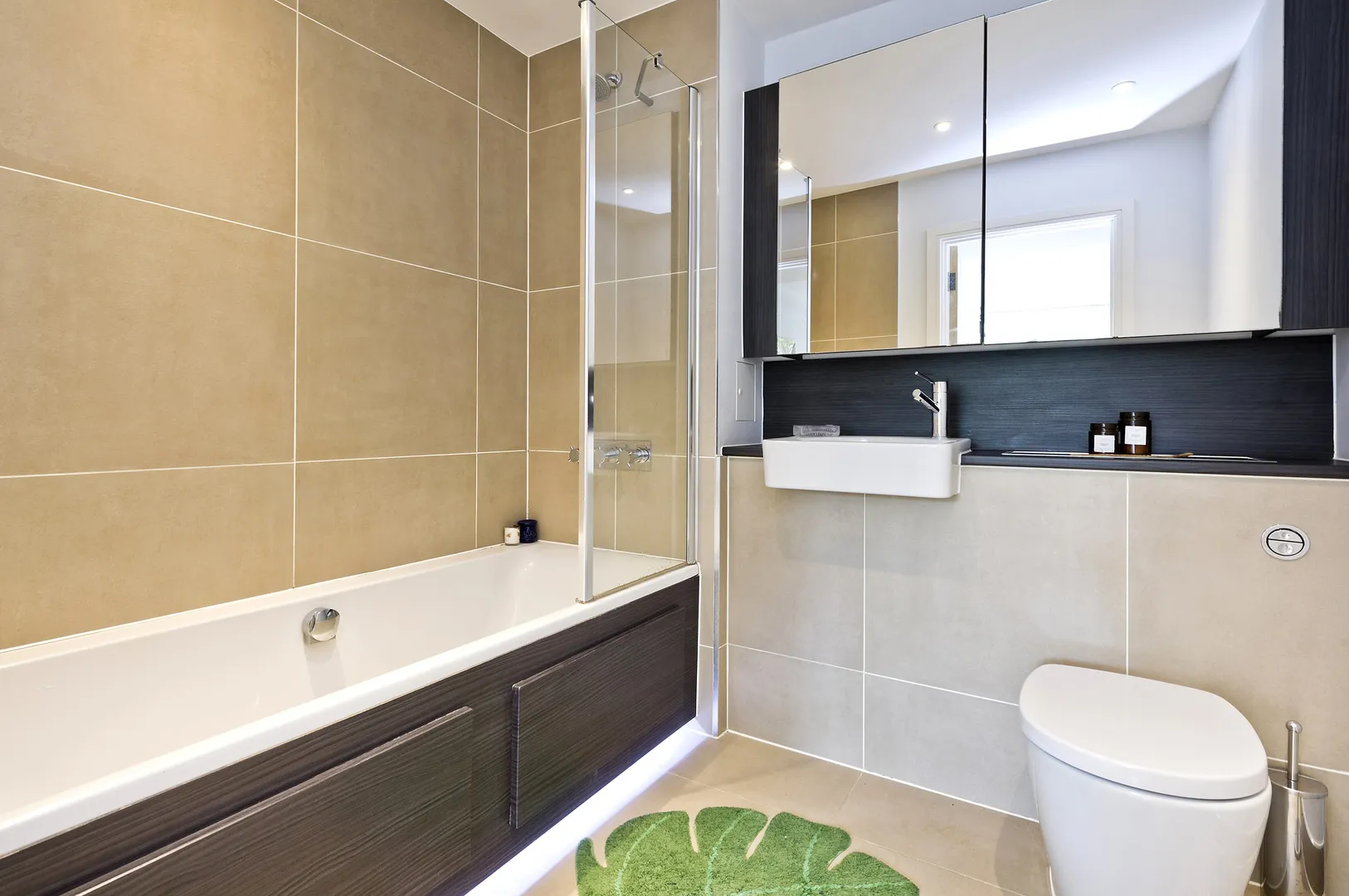 Knaresborough Drive, holiday home in Wandsworth, London