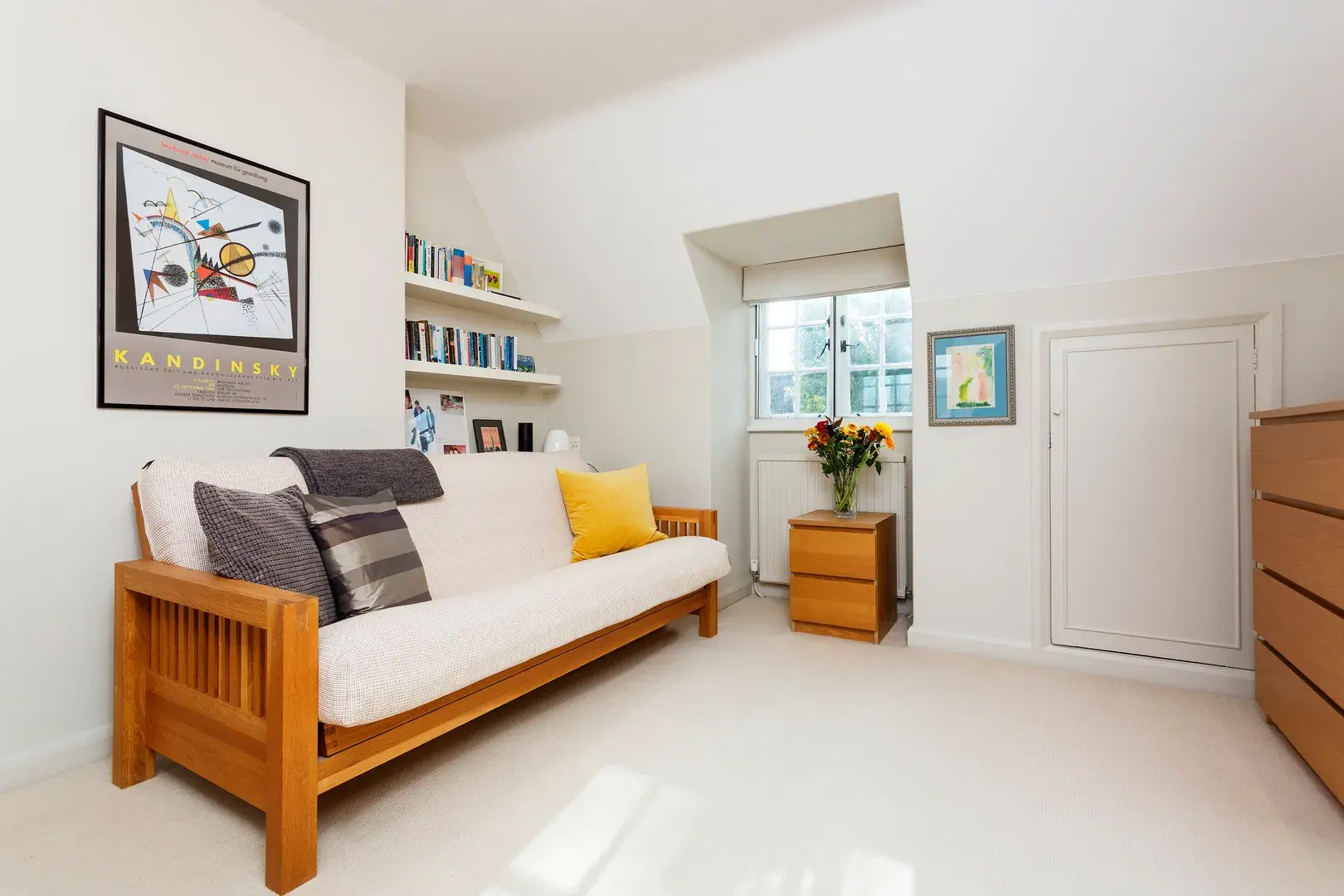 Corringham Road, holiday home in Hampstead, London