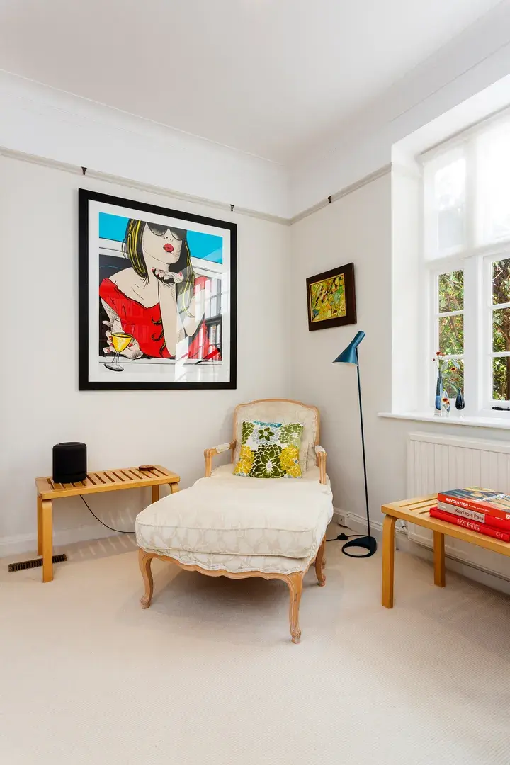 Corringham Road, holiday home in Hampstead, London