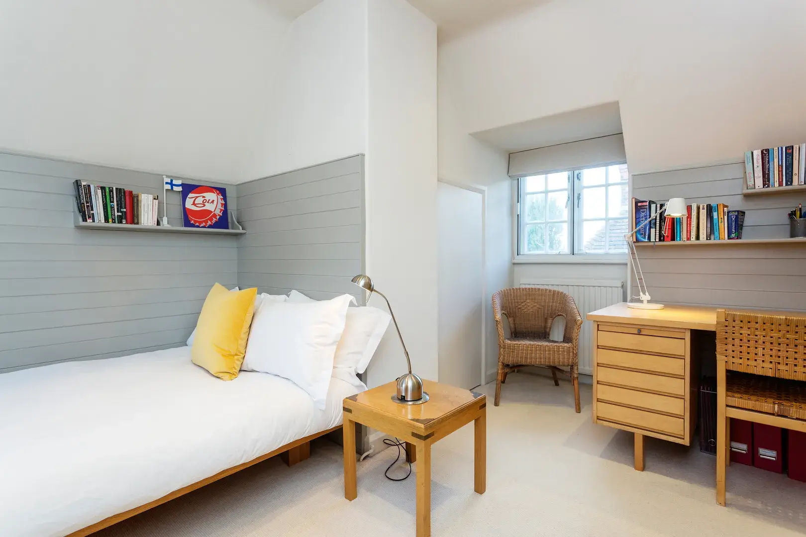 Corringham Road, holiday home in Hampstead, London