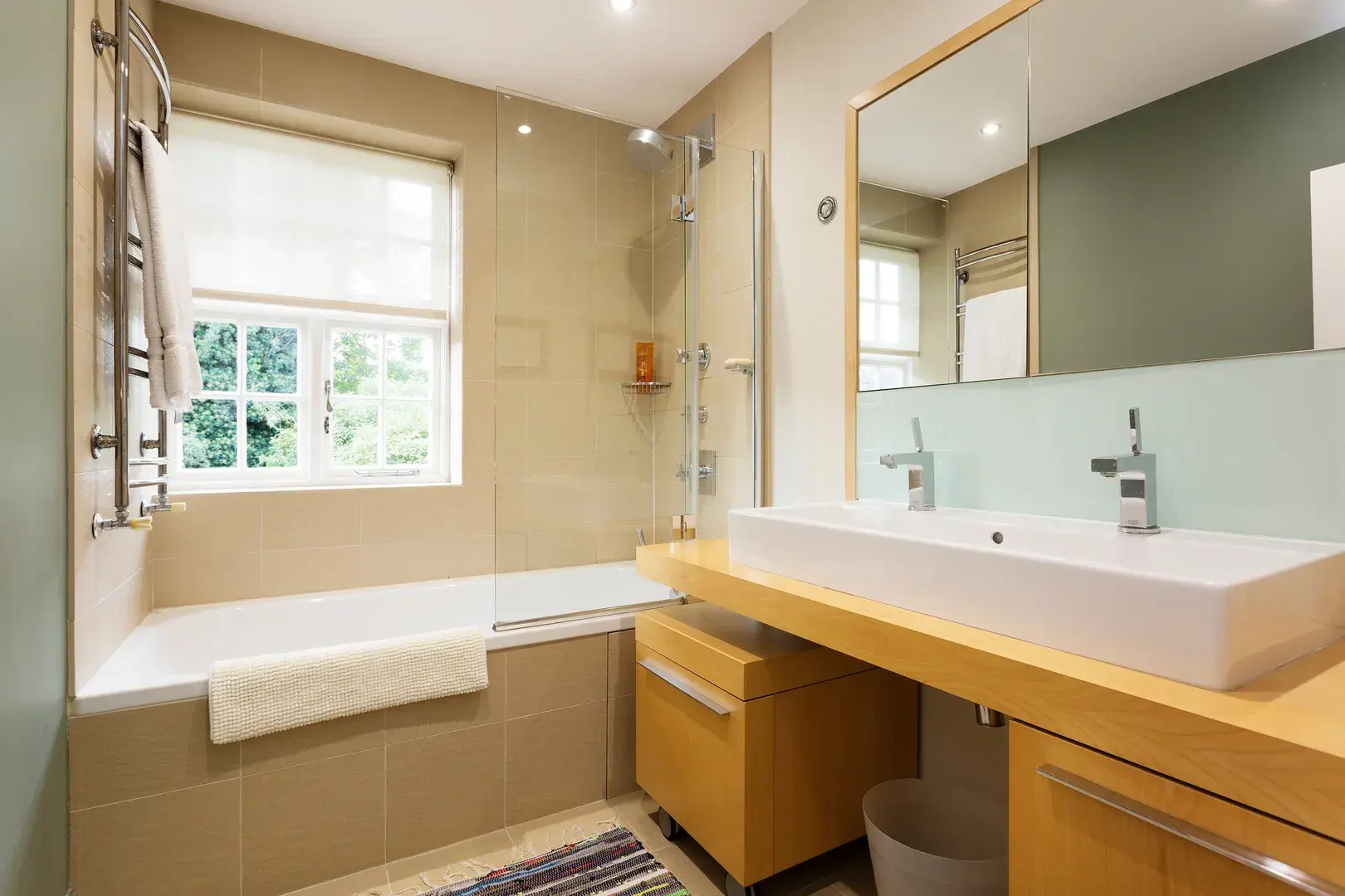 Corringham Road, holiday home in Hampstead, London