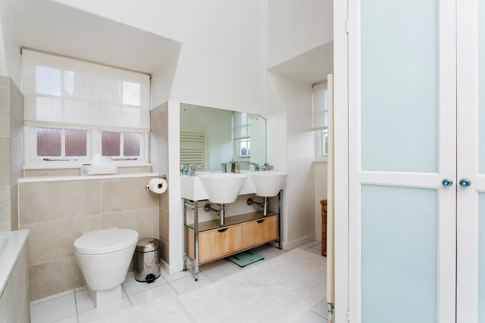 Corringham Road, holiday home in Hampstead, London