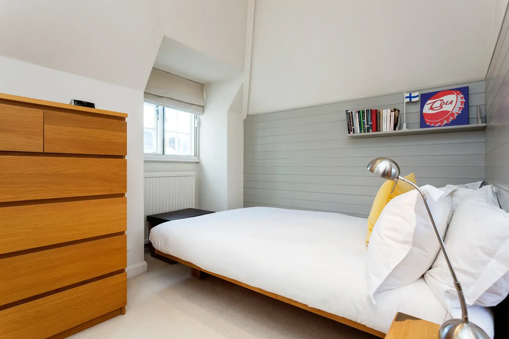 Corringham Road, holiday home in Hampstead, London