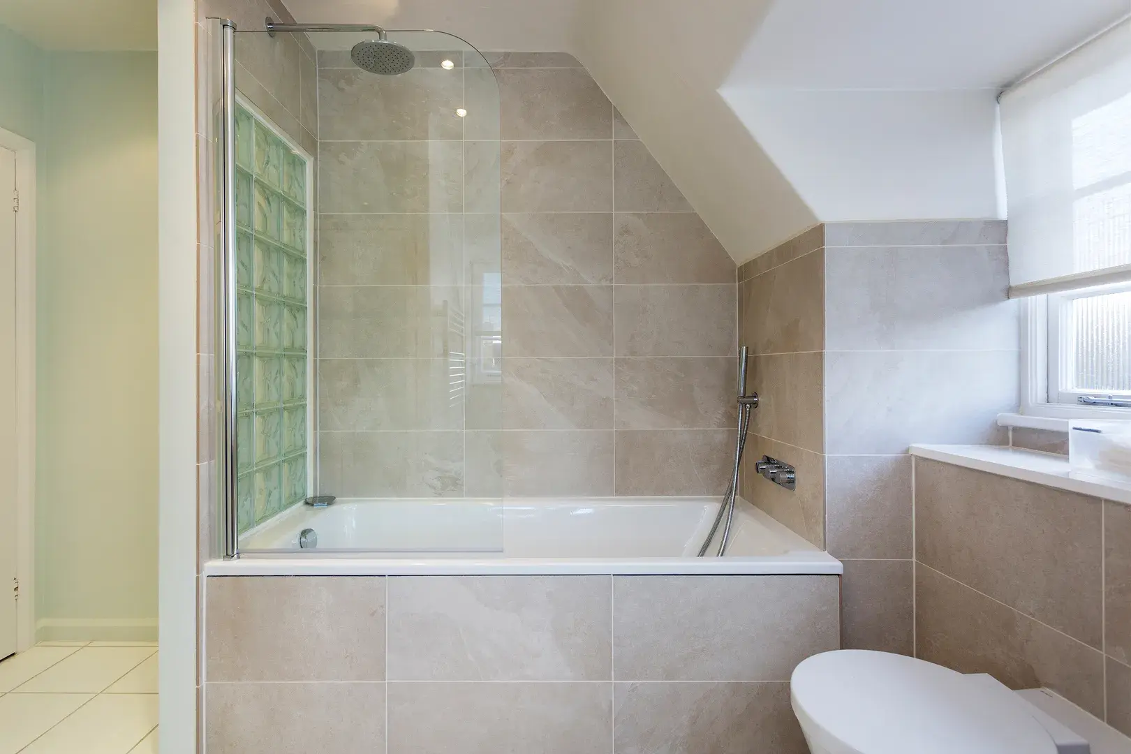 Corringham Road, holiday home in Hampstead, London