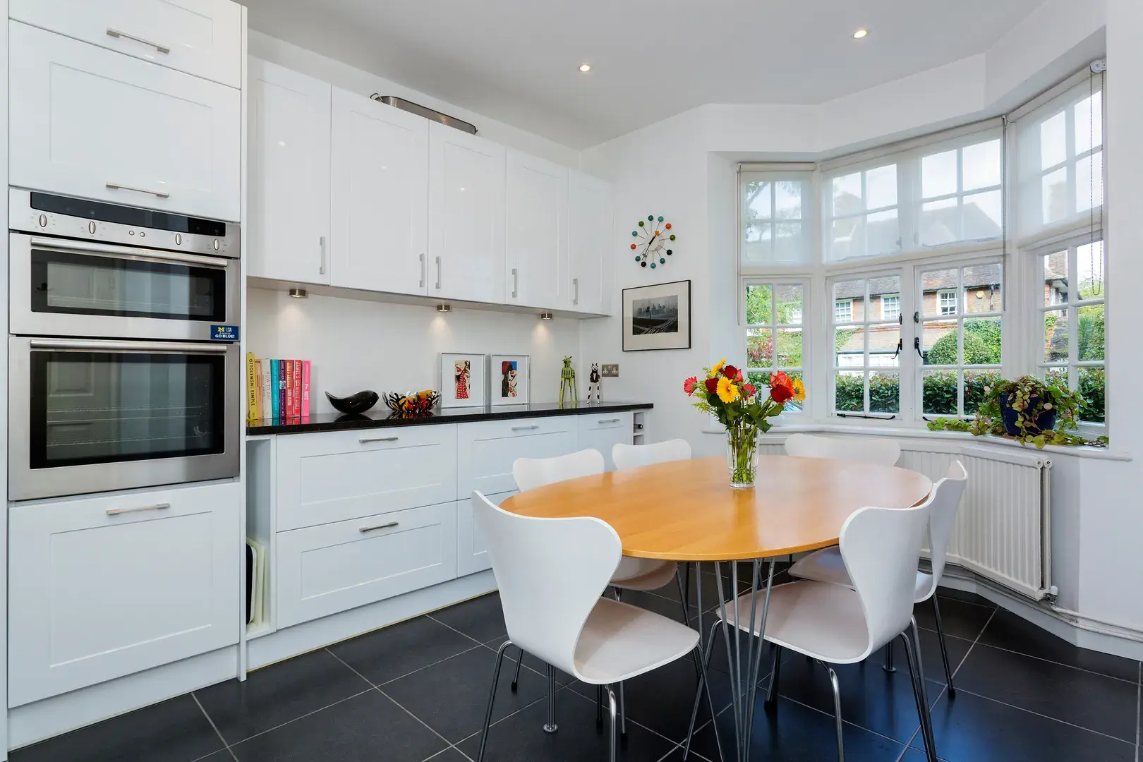 Corringham Road, holiday home in Hampstead, London