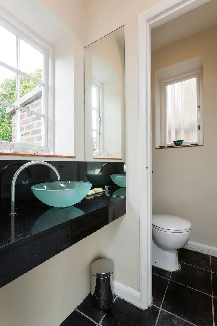 Corringham Road, holiday home in Hampstead, London